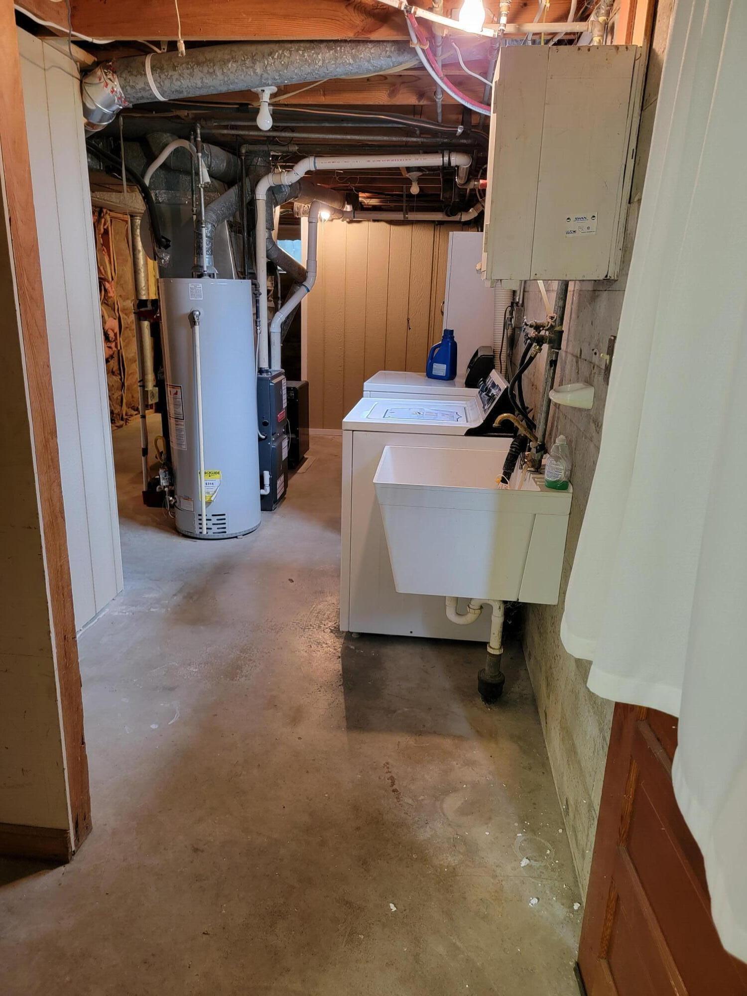 227 W Carrollton AVE