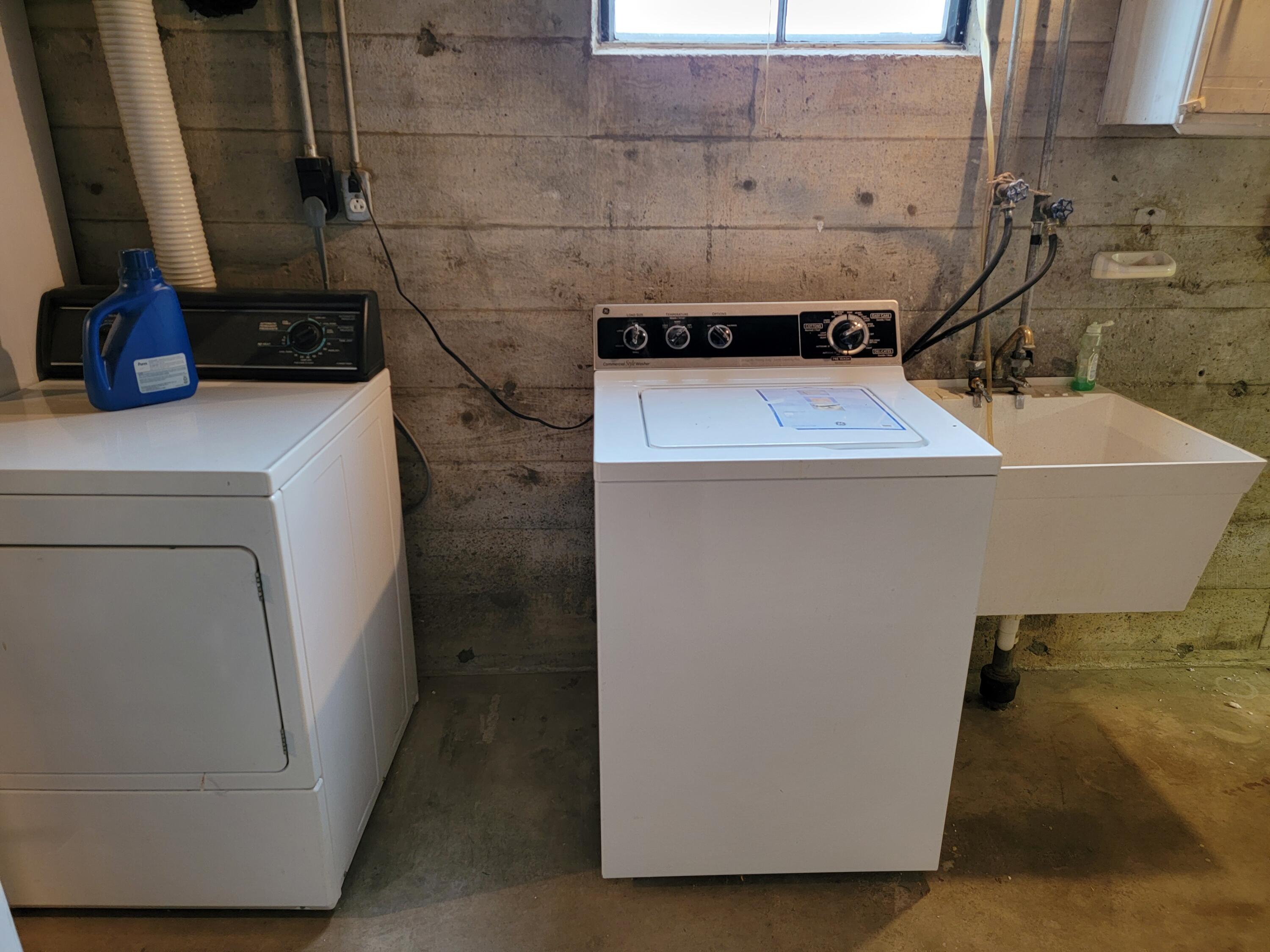 227 W Carrollton AVE