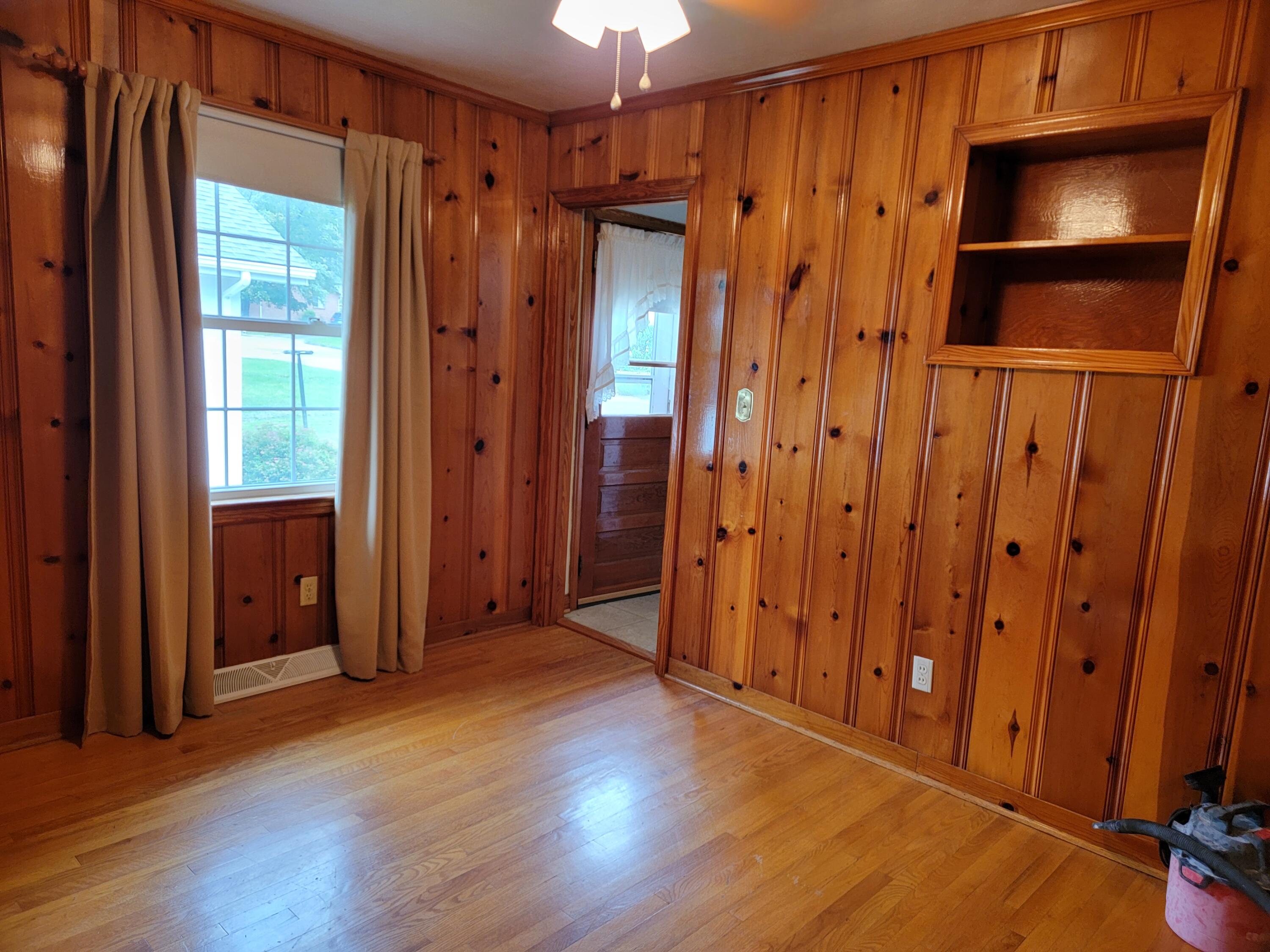 227 W Carrollton AVE