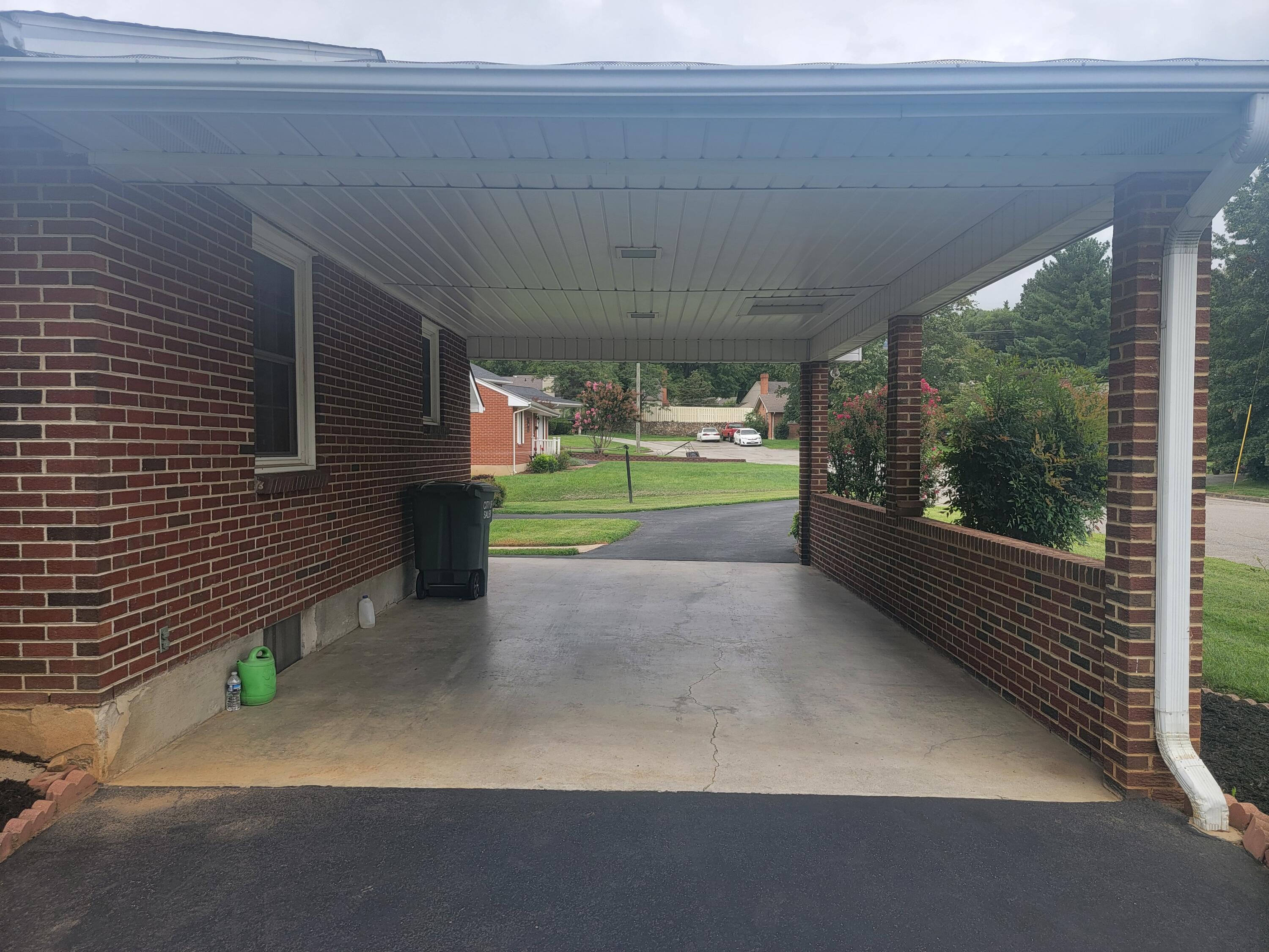 227 W Carrollton AVE