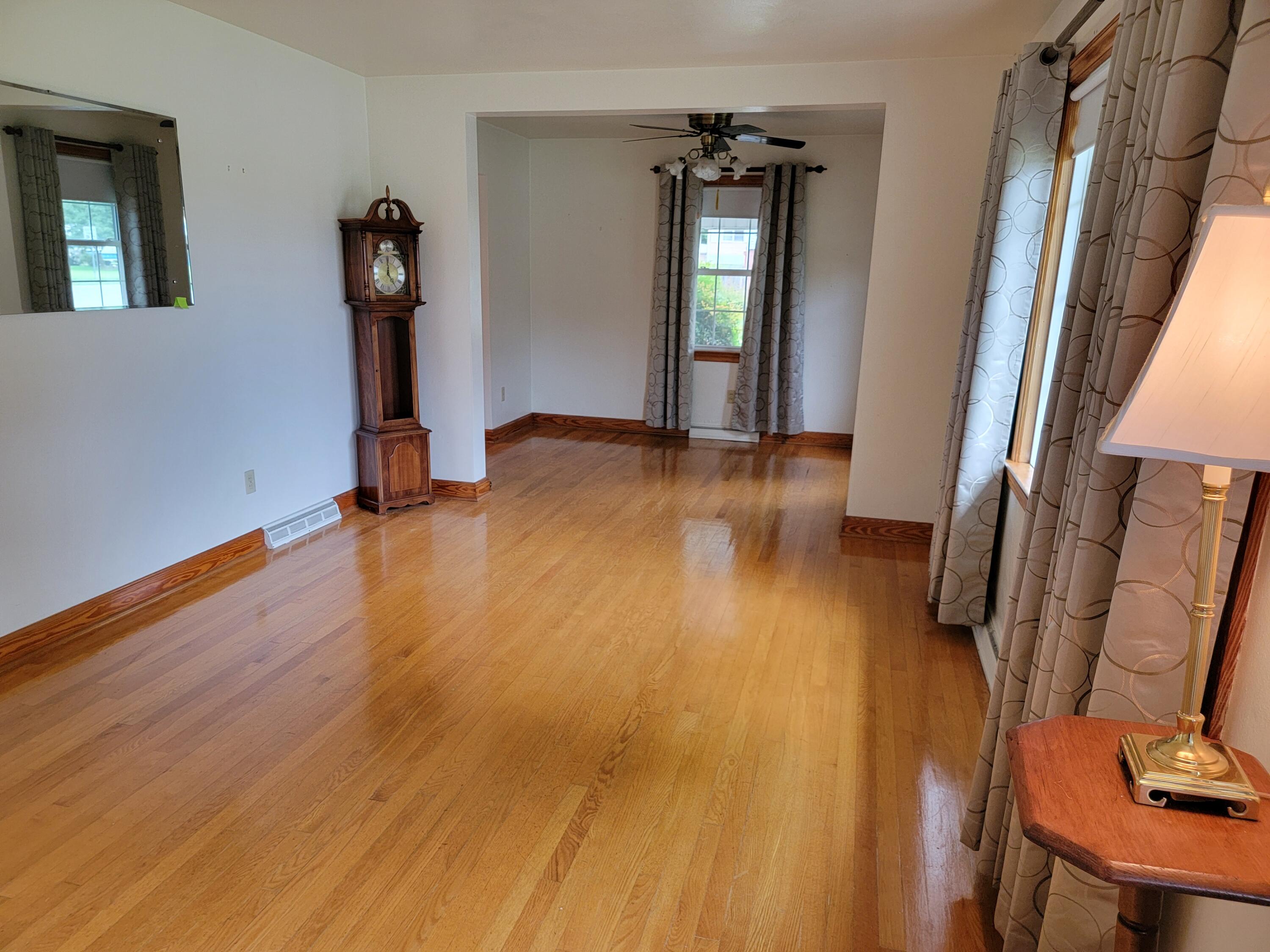 227 W Carrollton AVE