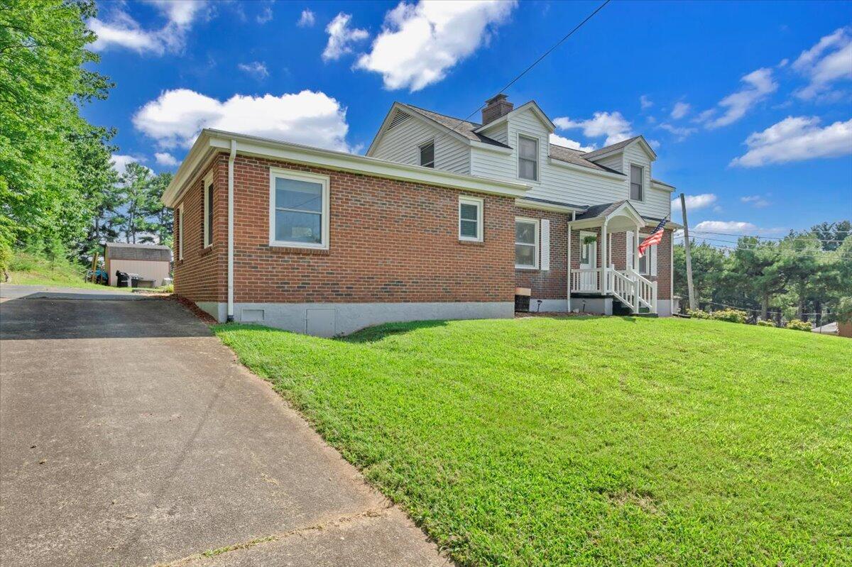 1500 Chatham Heights RD