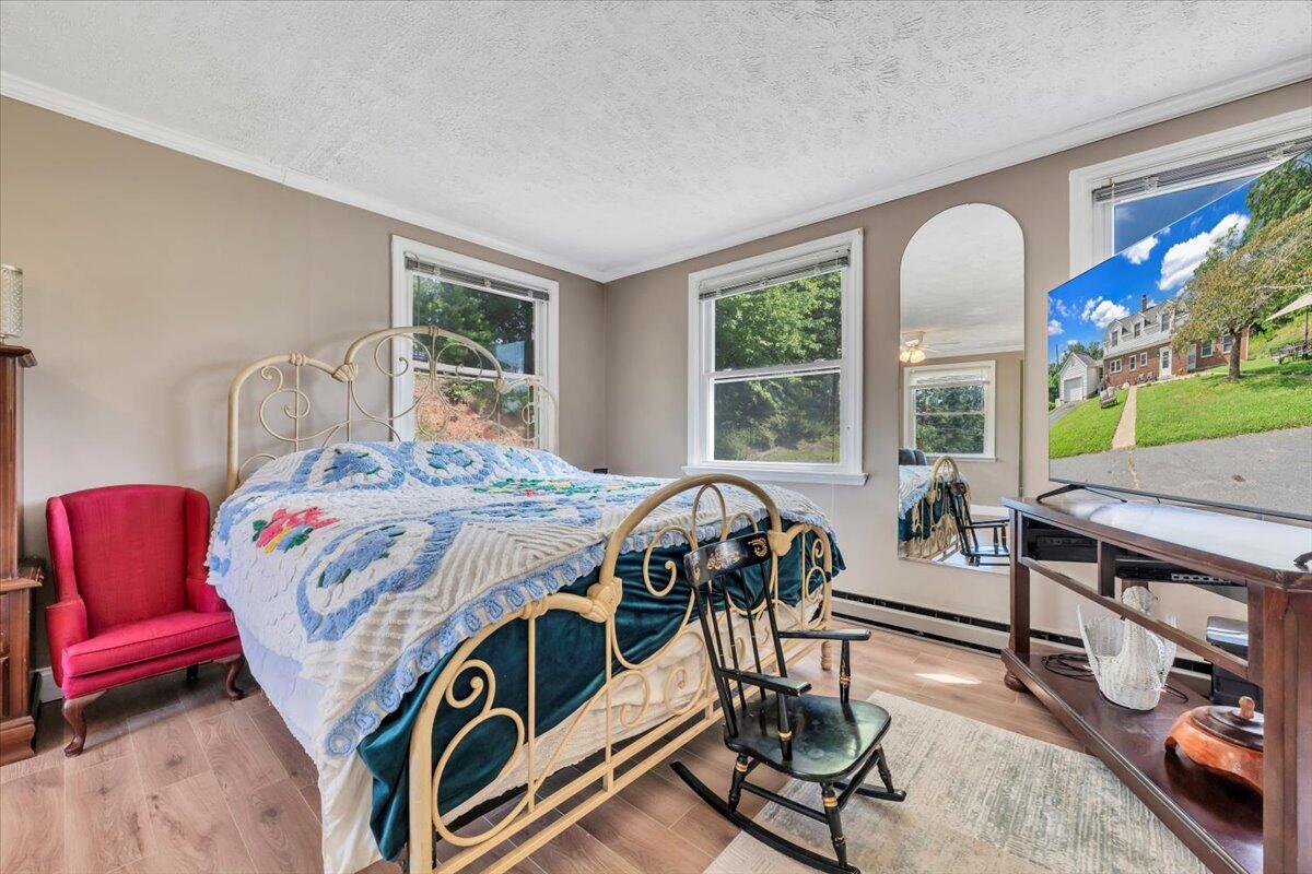 1500 Chatham Heights RD