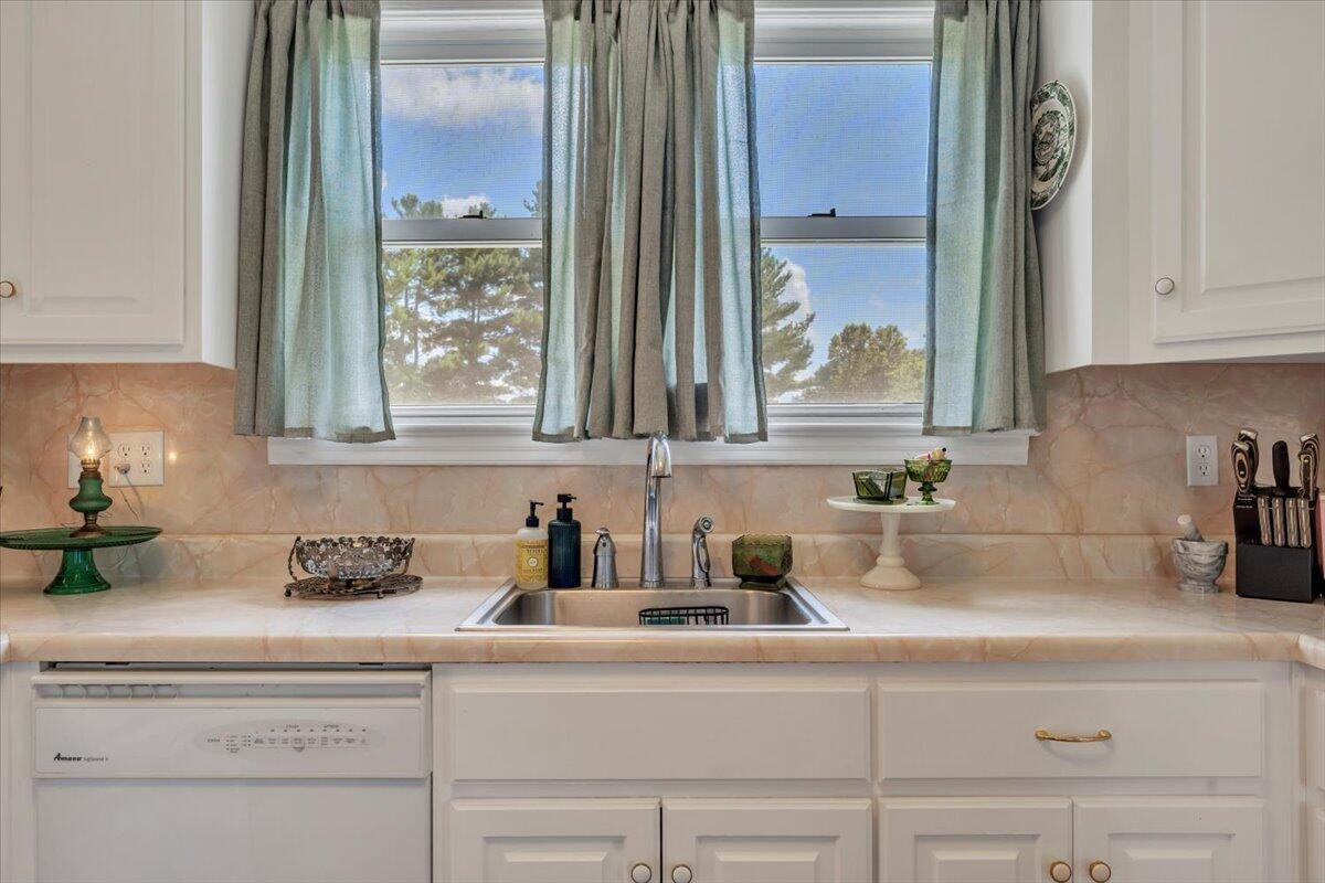 1500 Chatham Heights RD