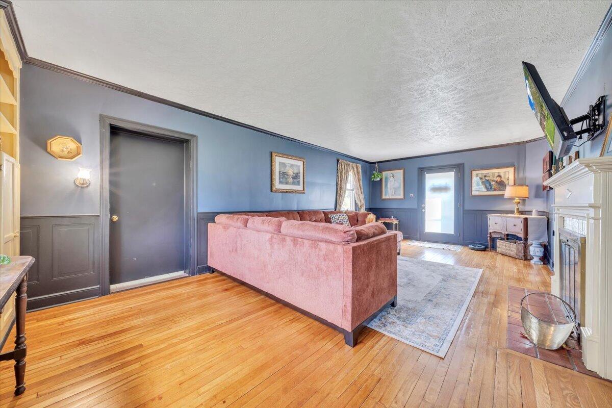 1500 Chatham Heights RD