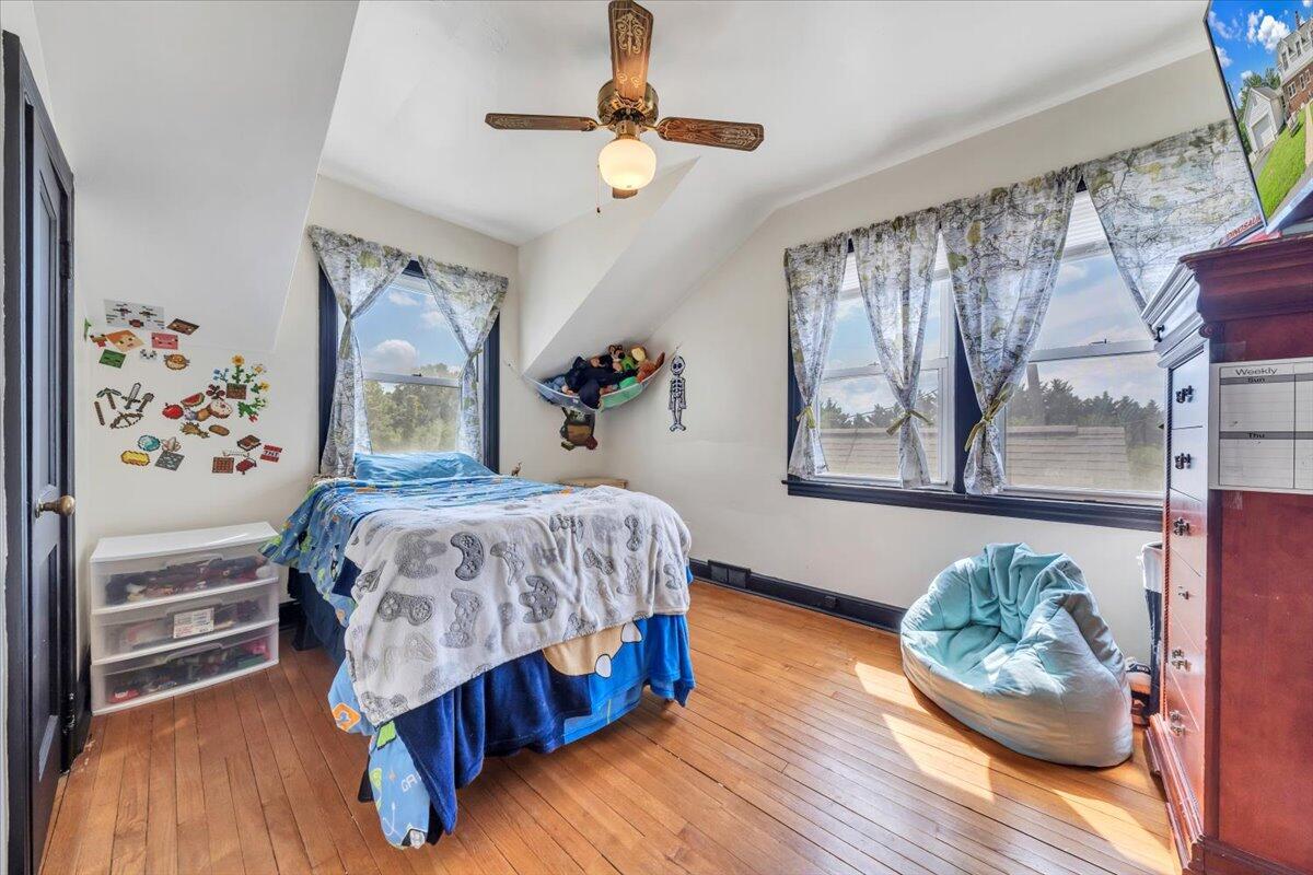 1500 Chatham Heights RD