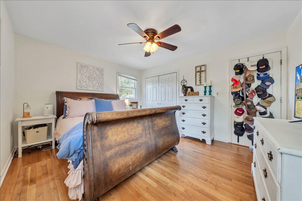3077 Woodway RD