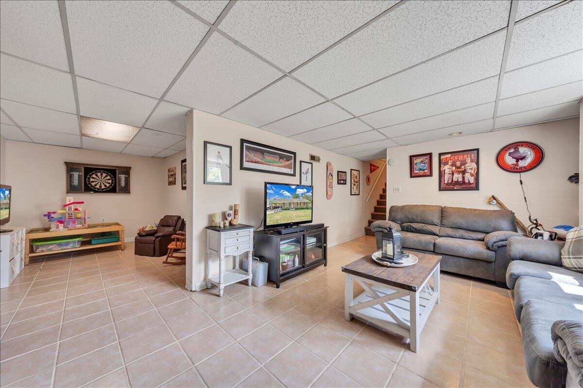 3077 Woodway RD