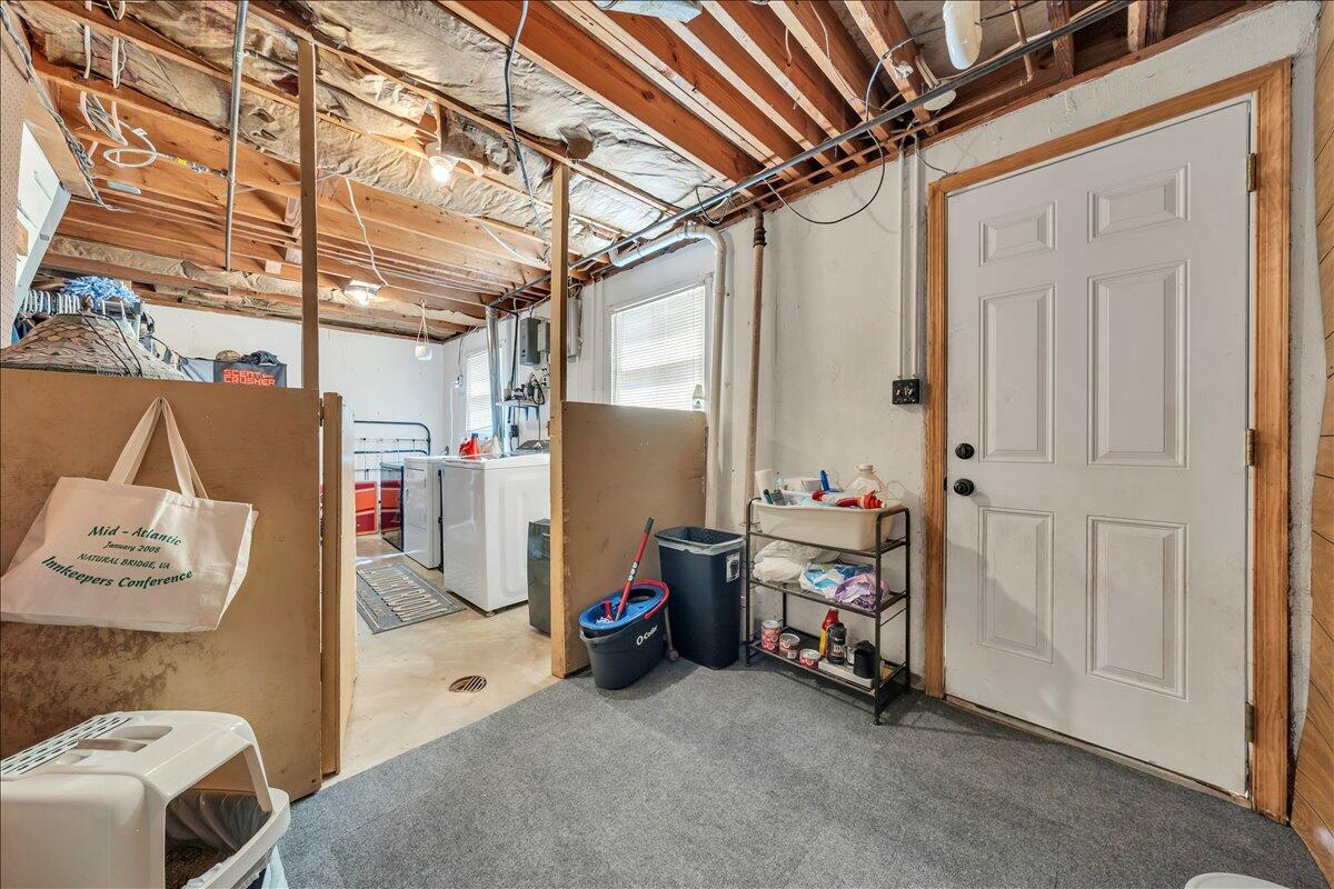 3077 Woodway RD