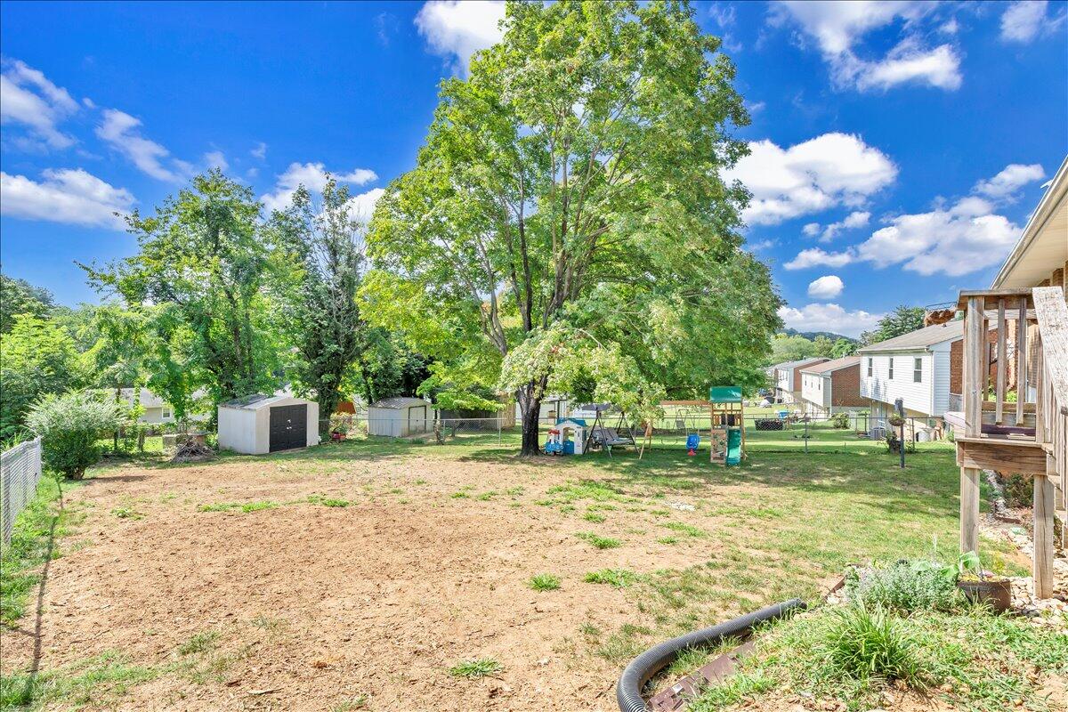 3077 Woodway RD