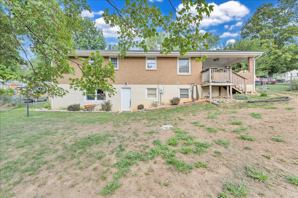 3077 Woodway RD