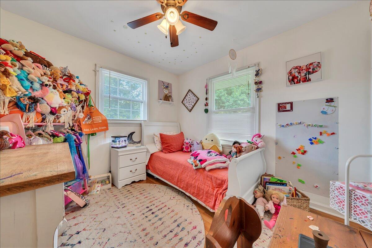 3077 Woodway RD