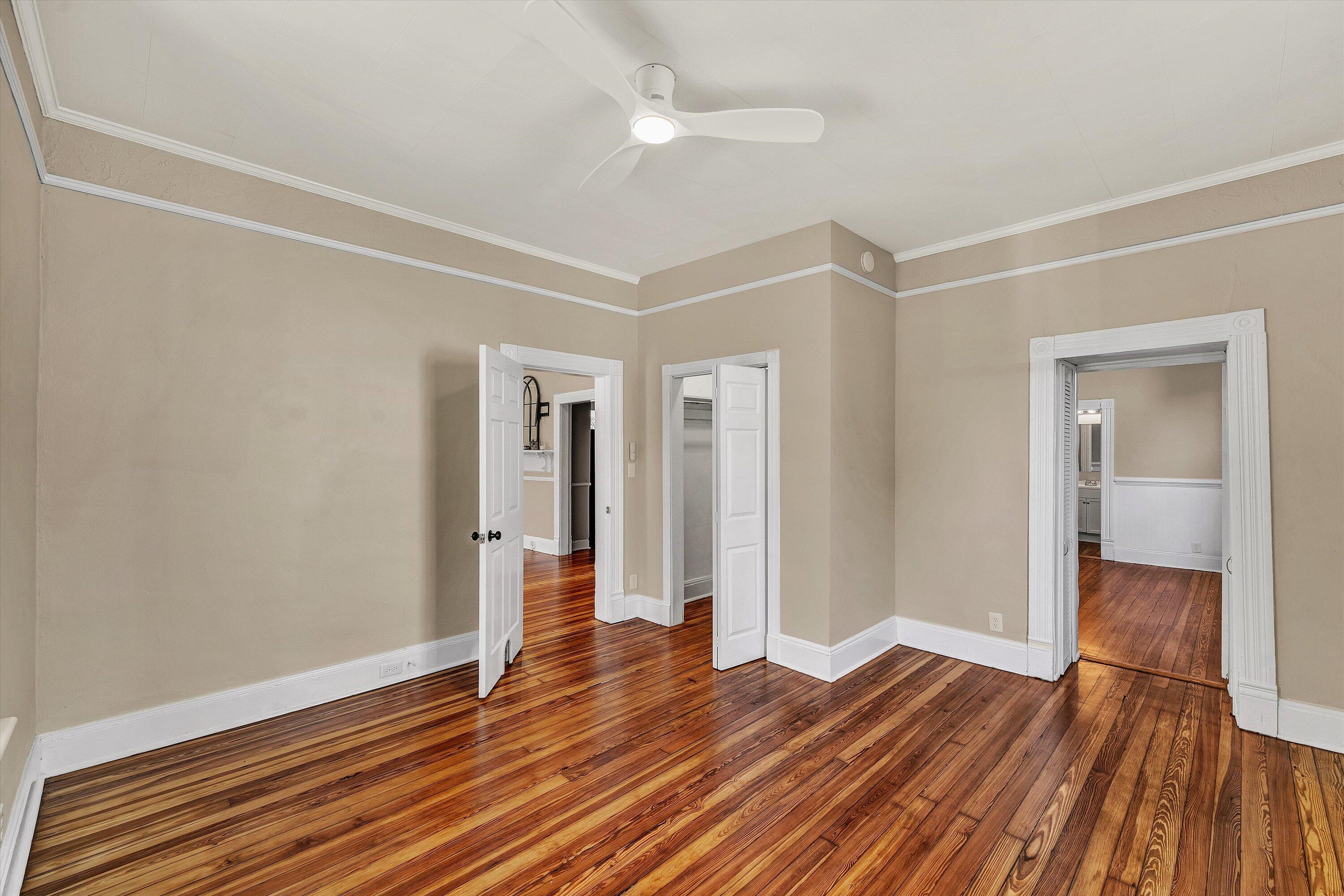 2225 Sabine AVE