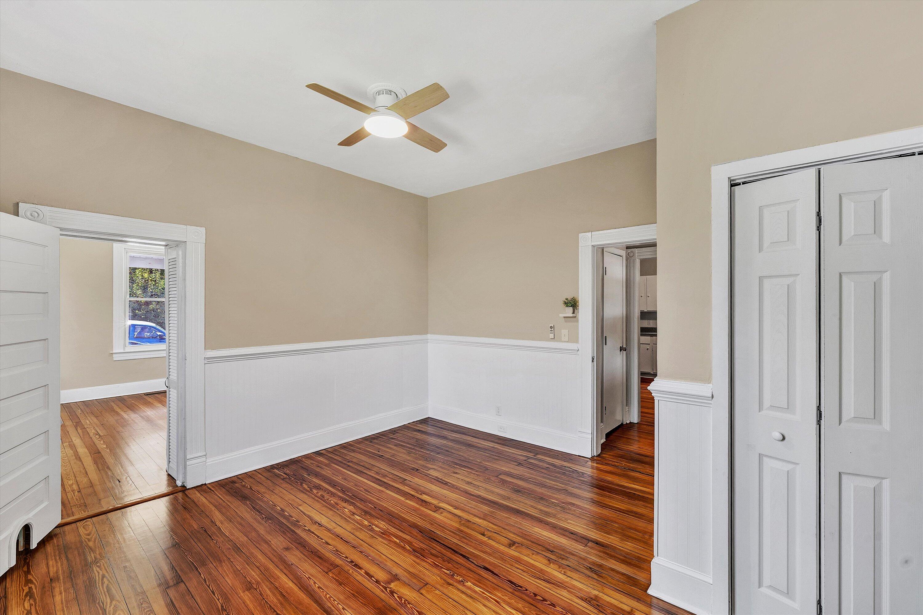 2225 Sabine AVE