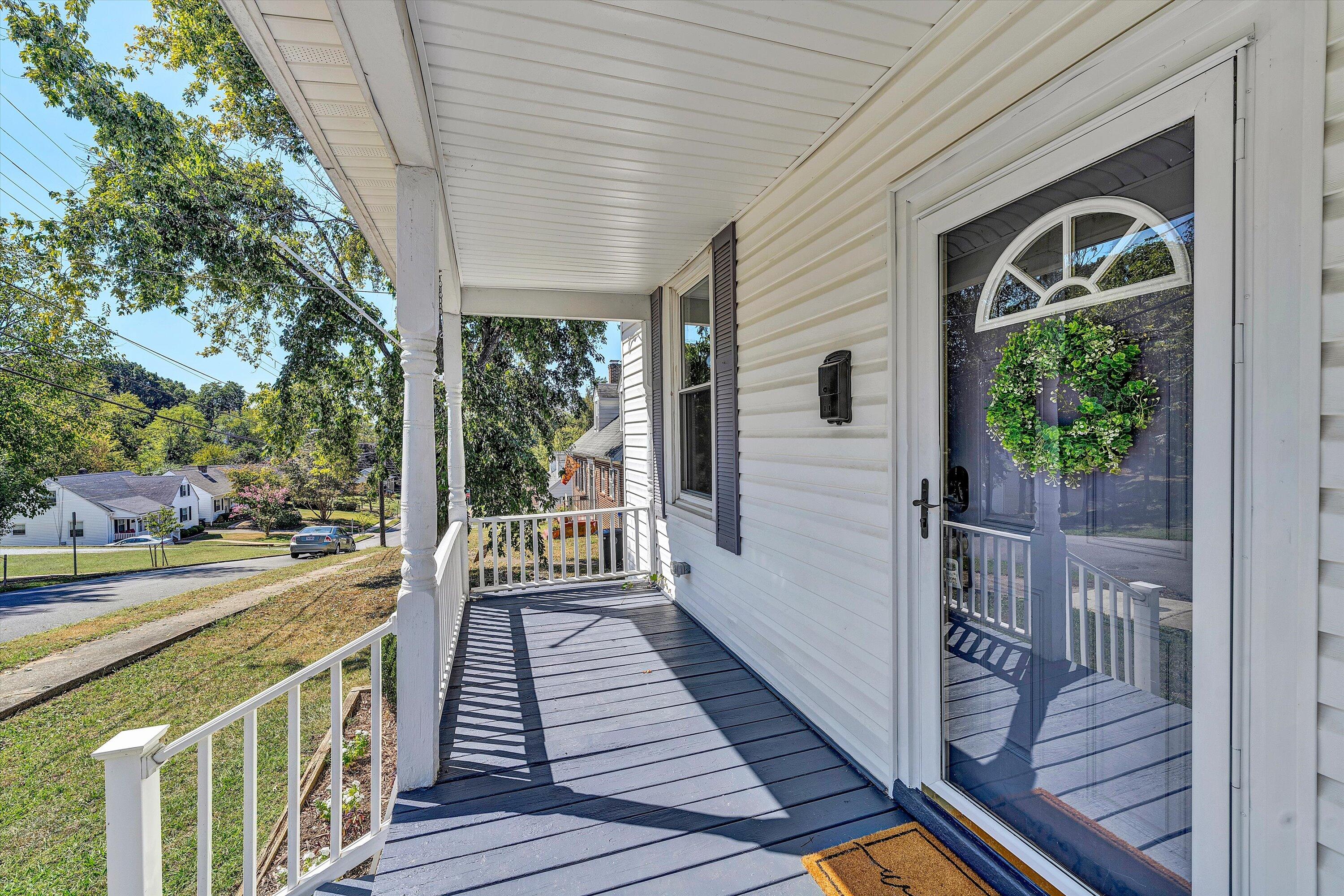 2225 Sabine AVE