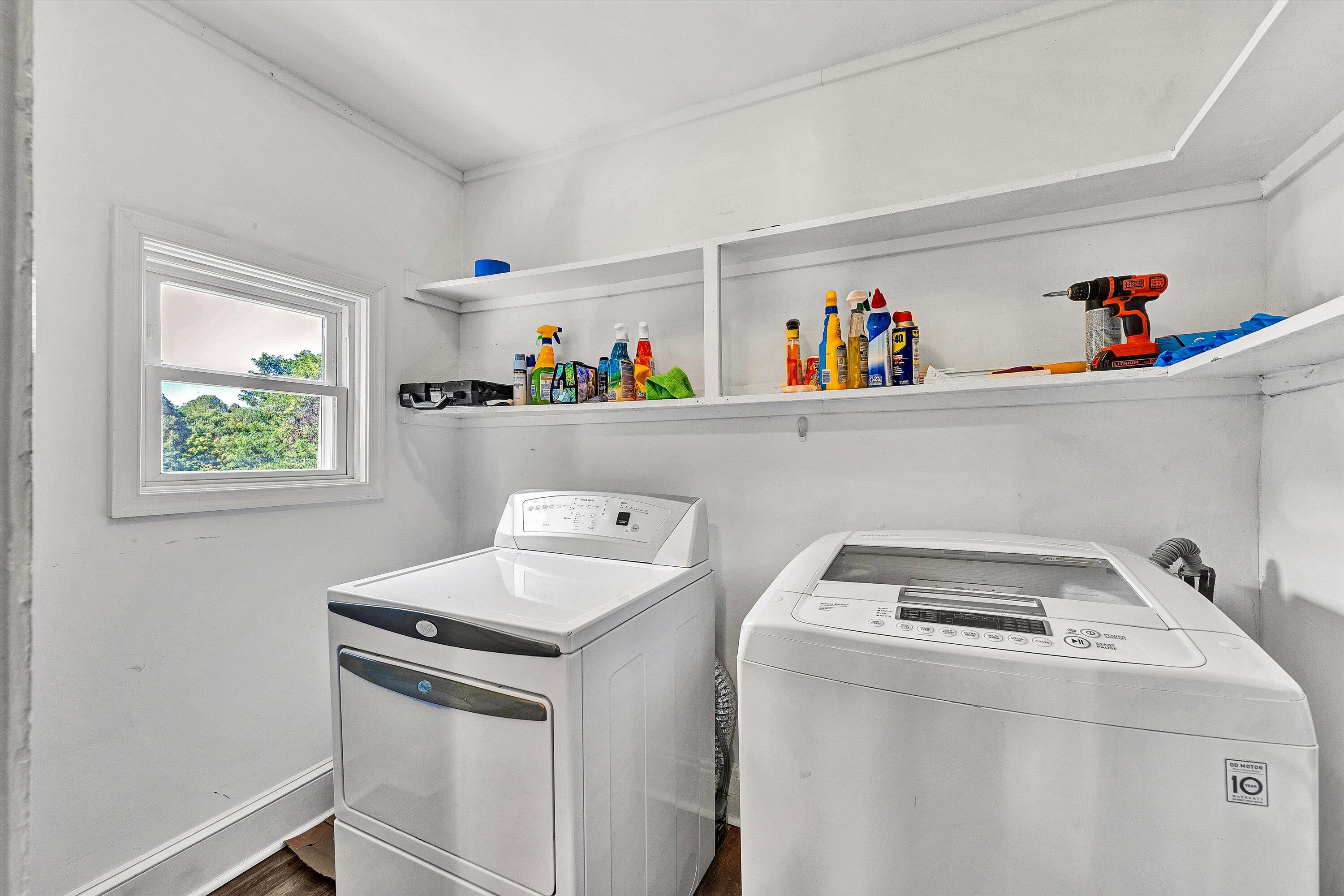 2225 Sabine AVE
