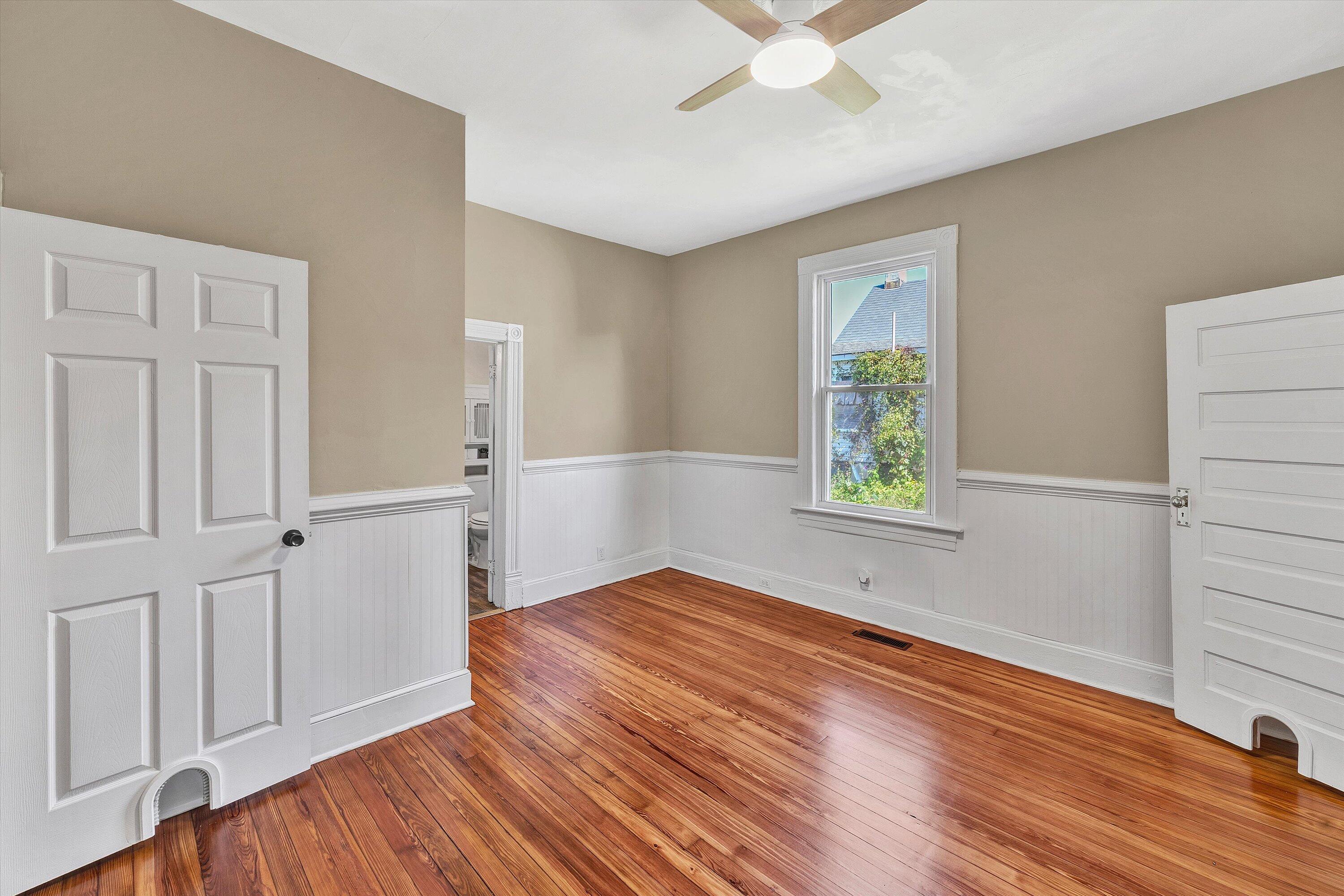 2225 Sabine AVE