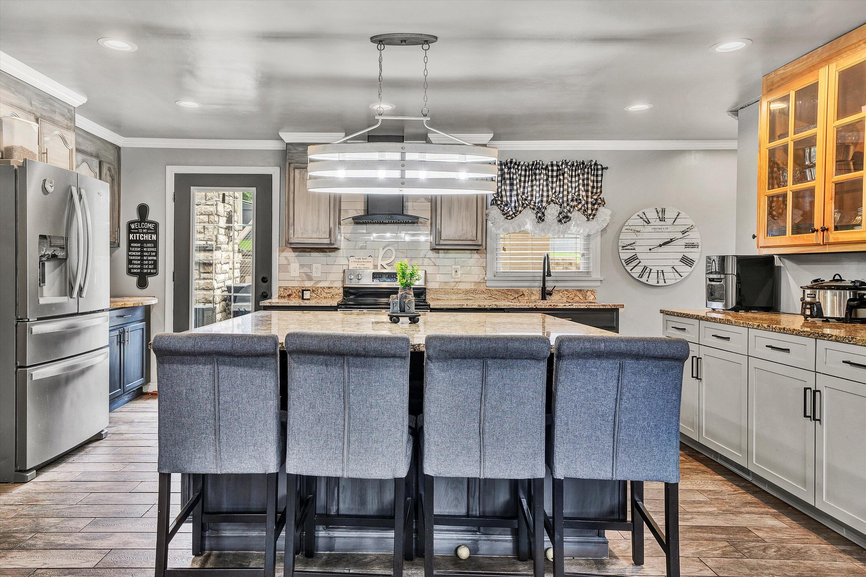 635 Ridgecrest DR