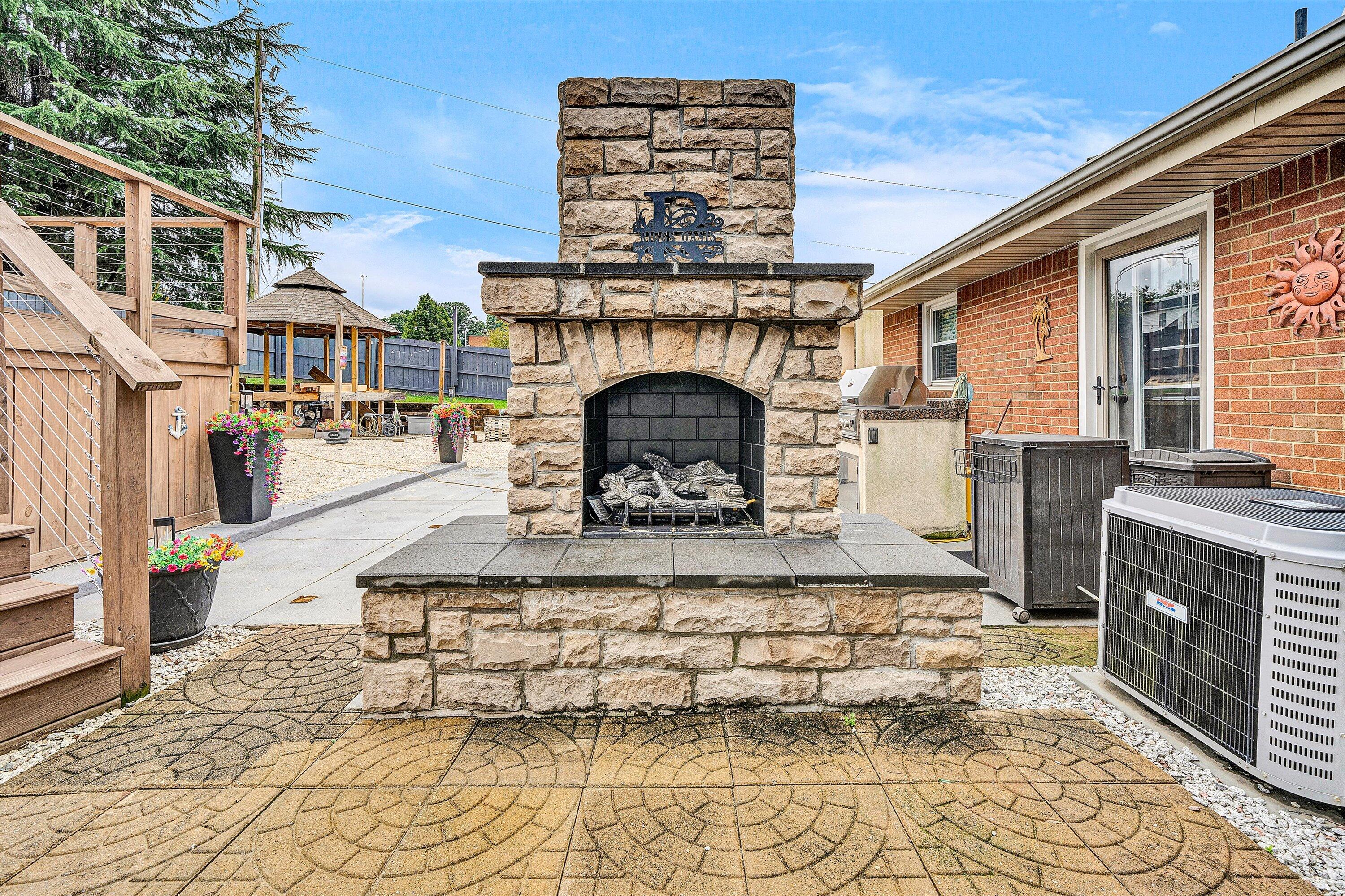 635 Ridgecrest DR