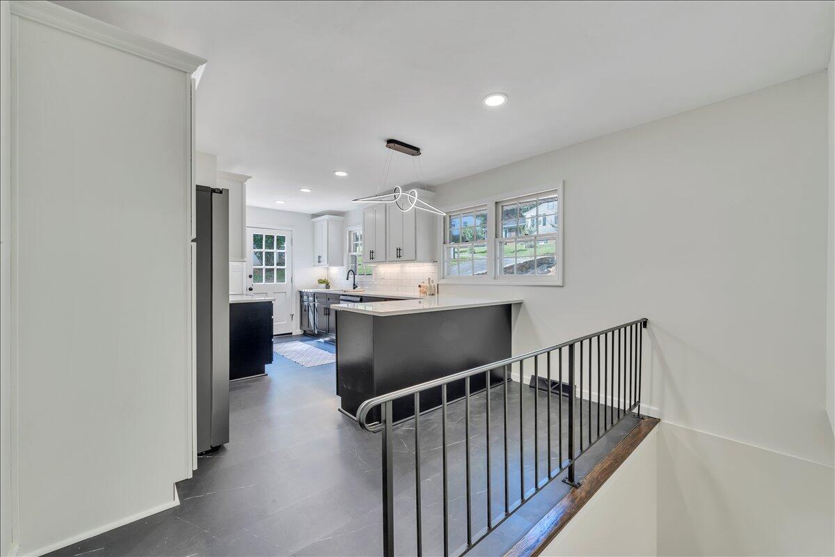 719 Estates RD SE
