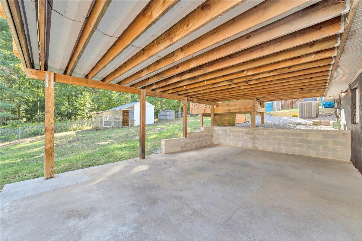 719 Estates RD SE