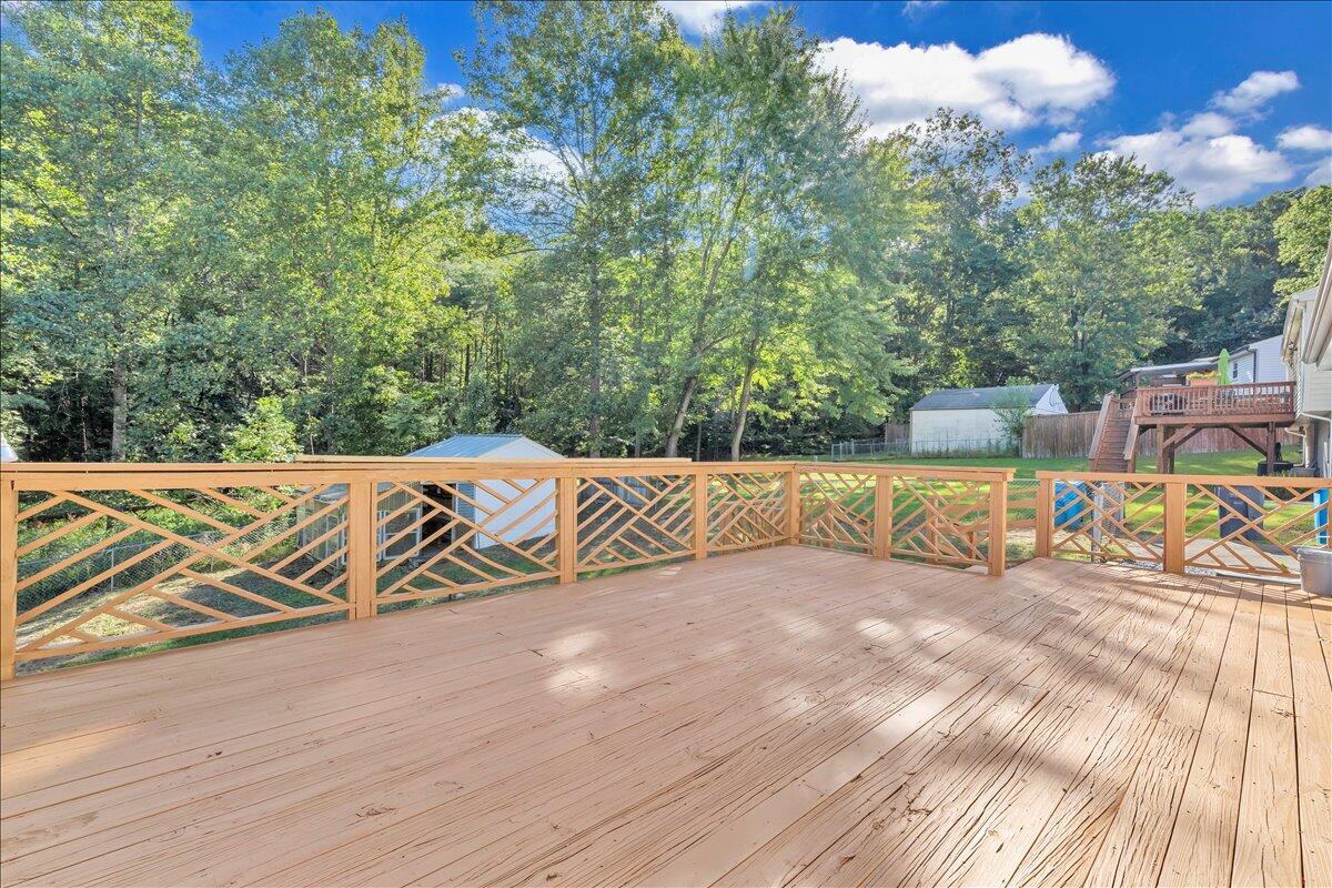 719 Estates RD SE