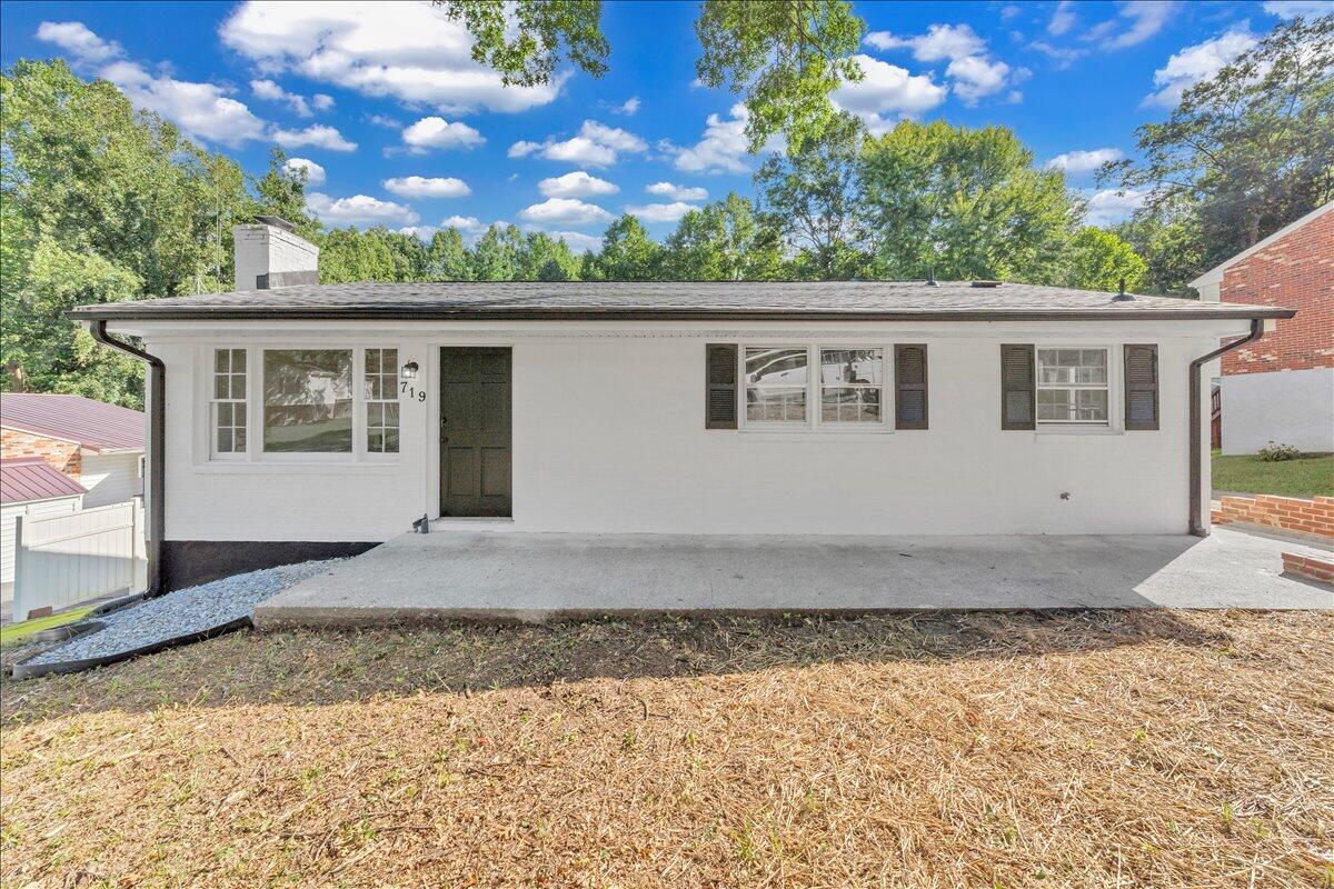 719 Estates RD SE
