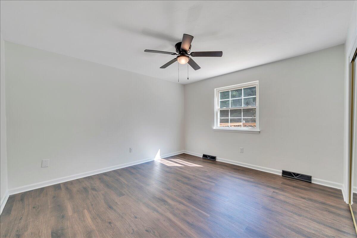 719 Estates RD SE