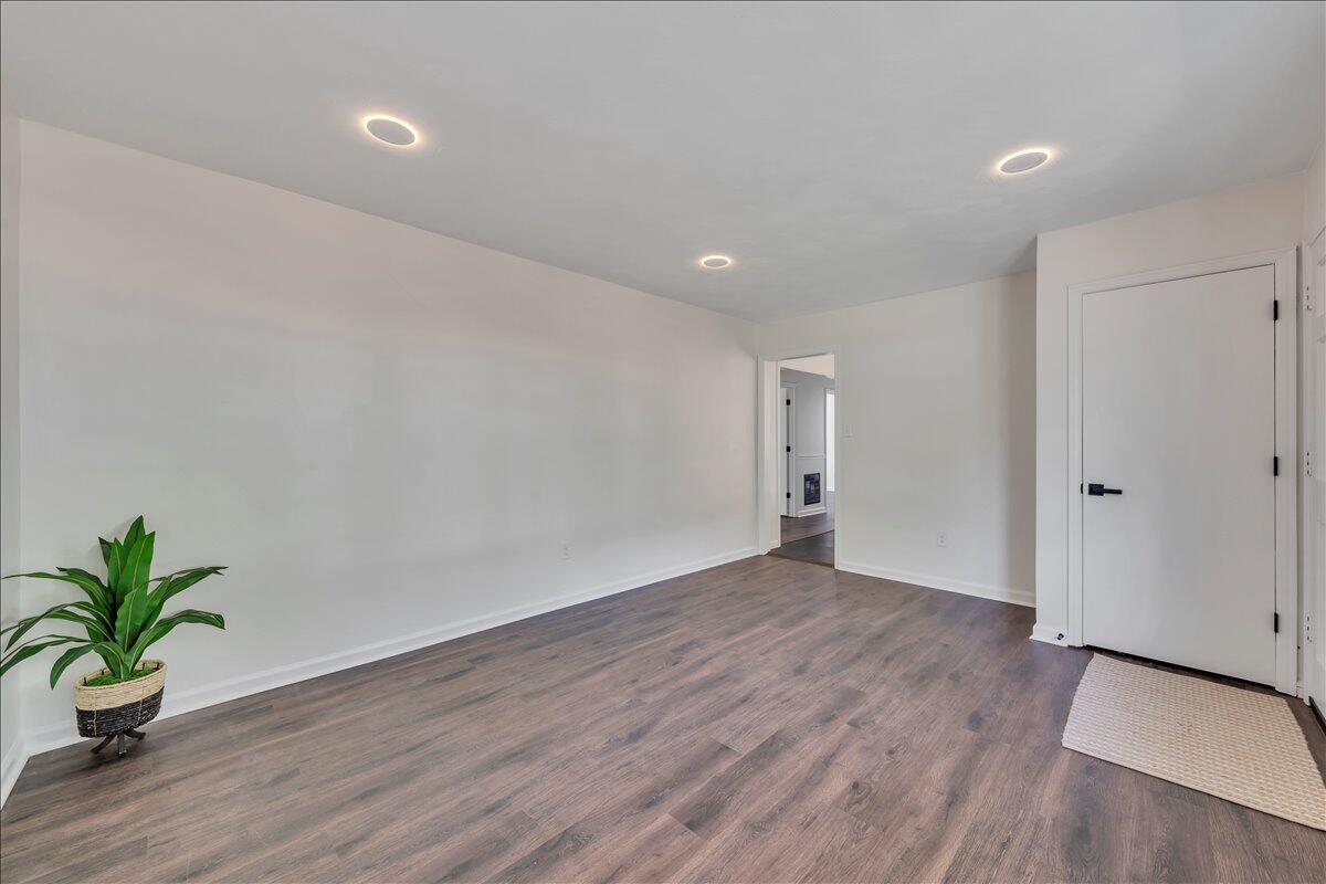 719 Estates RD SE