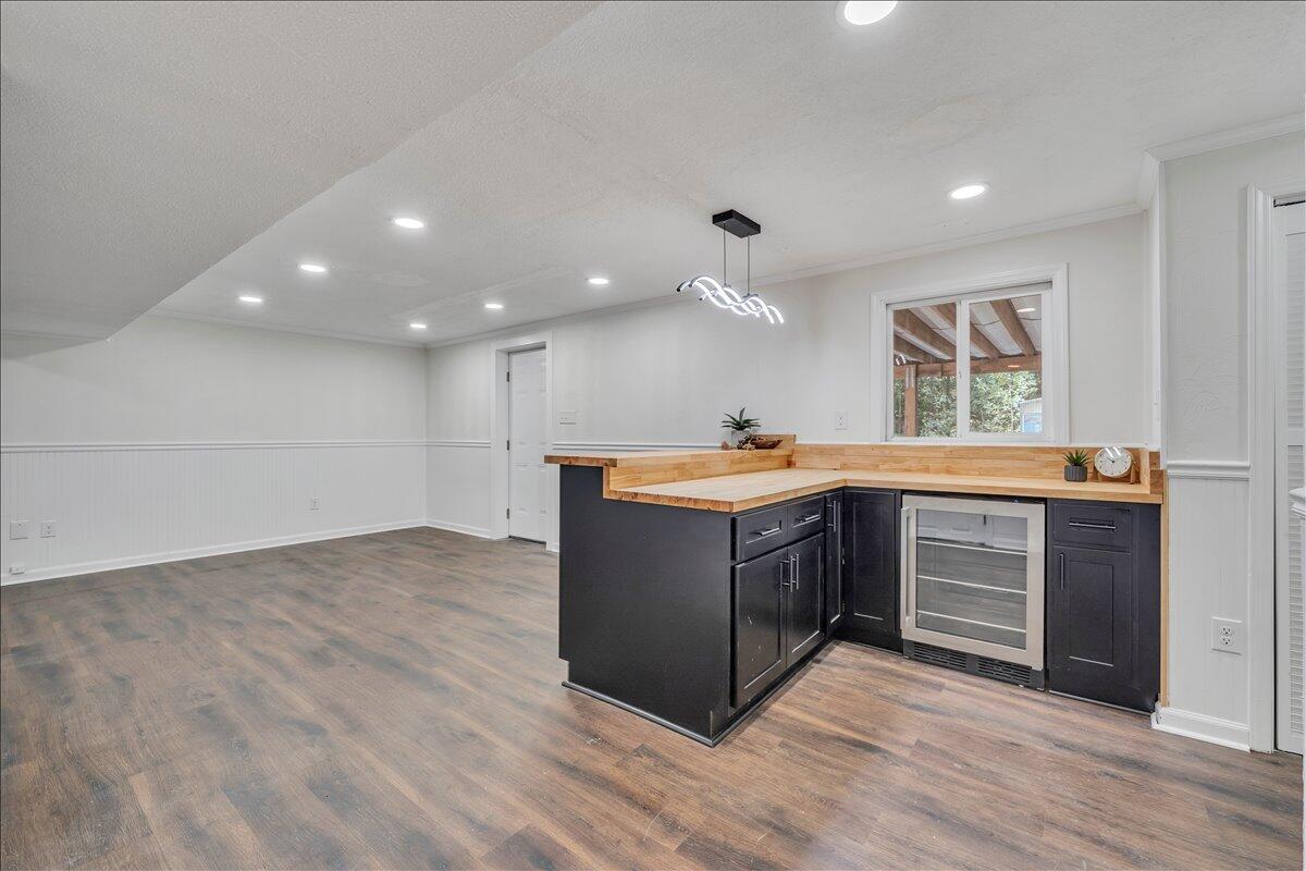 719 Estates RD SE