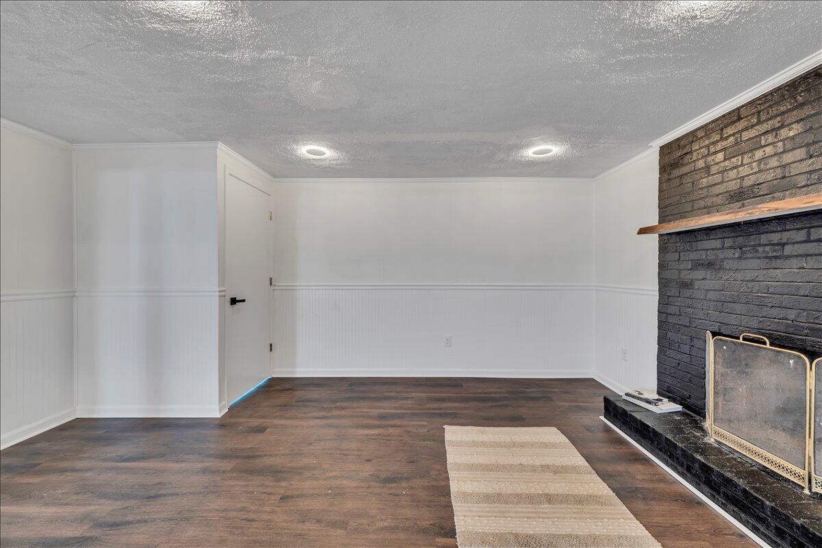 719 Estates RD SE