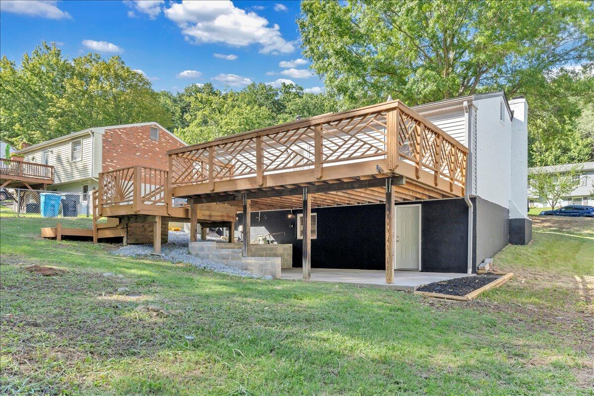719 Estates RD SE
