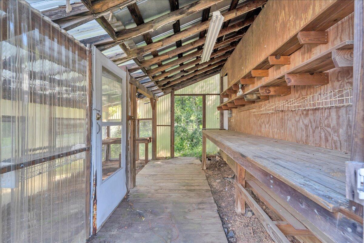719 Estates RD SE