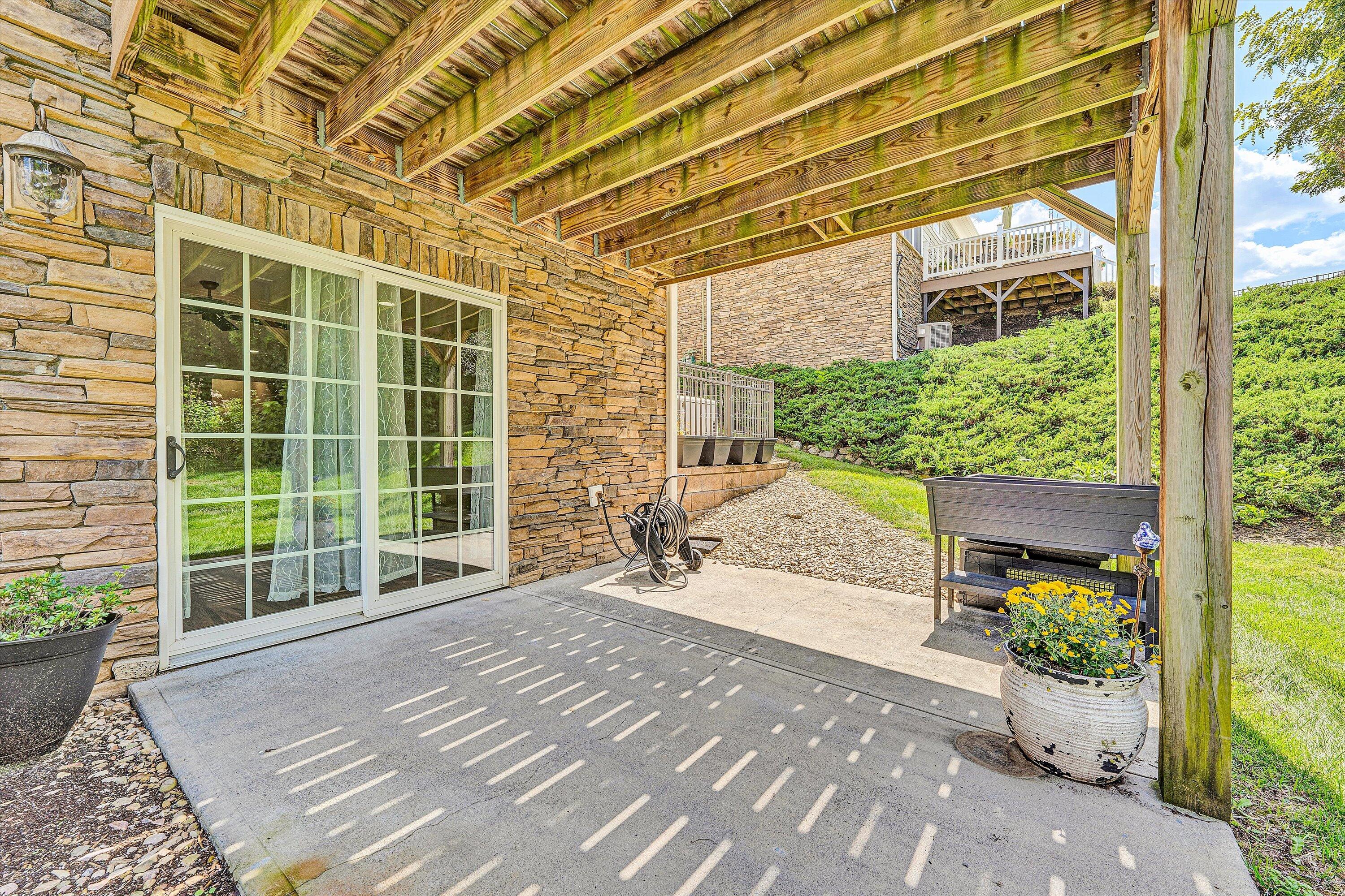 4944 Towne DR
