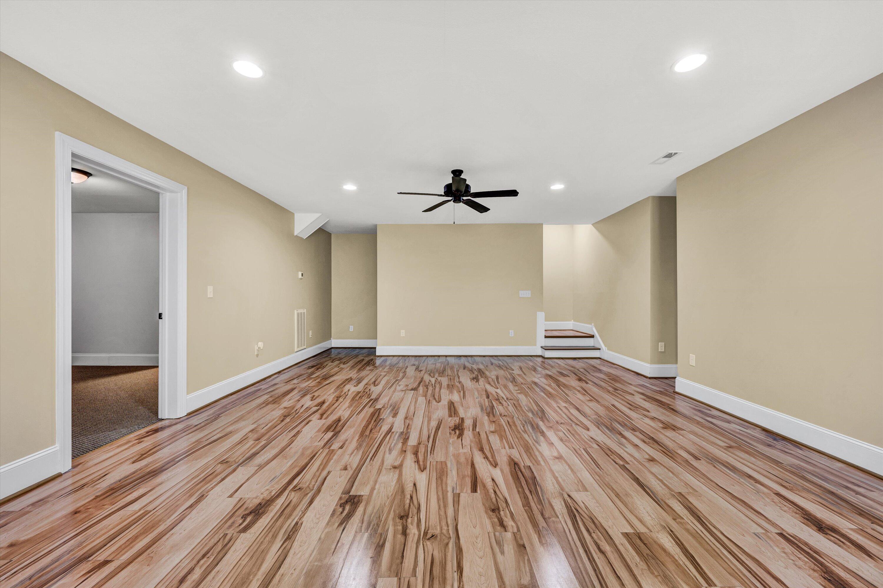 4944 Towne DR