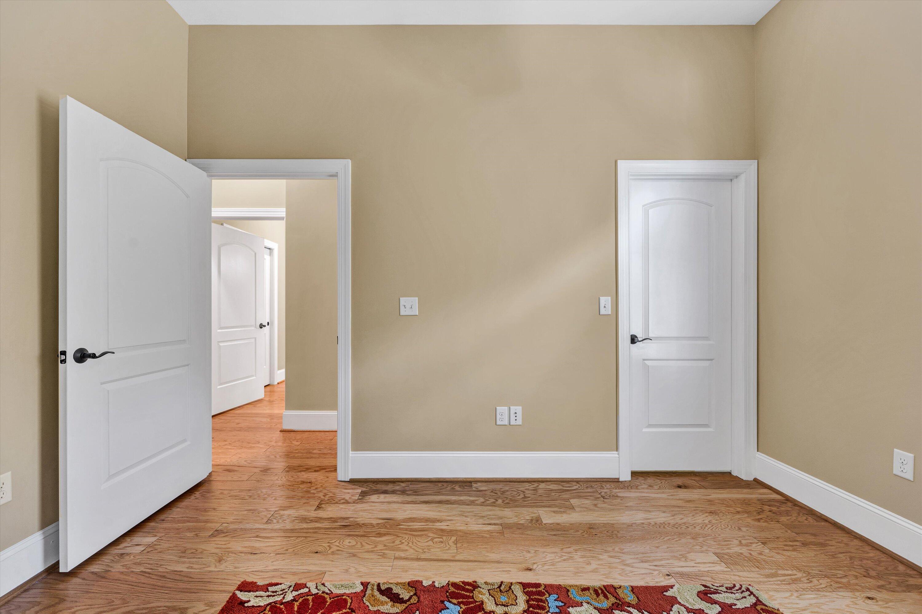 4944 Towne DR