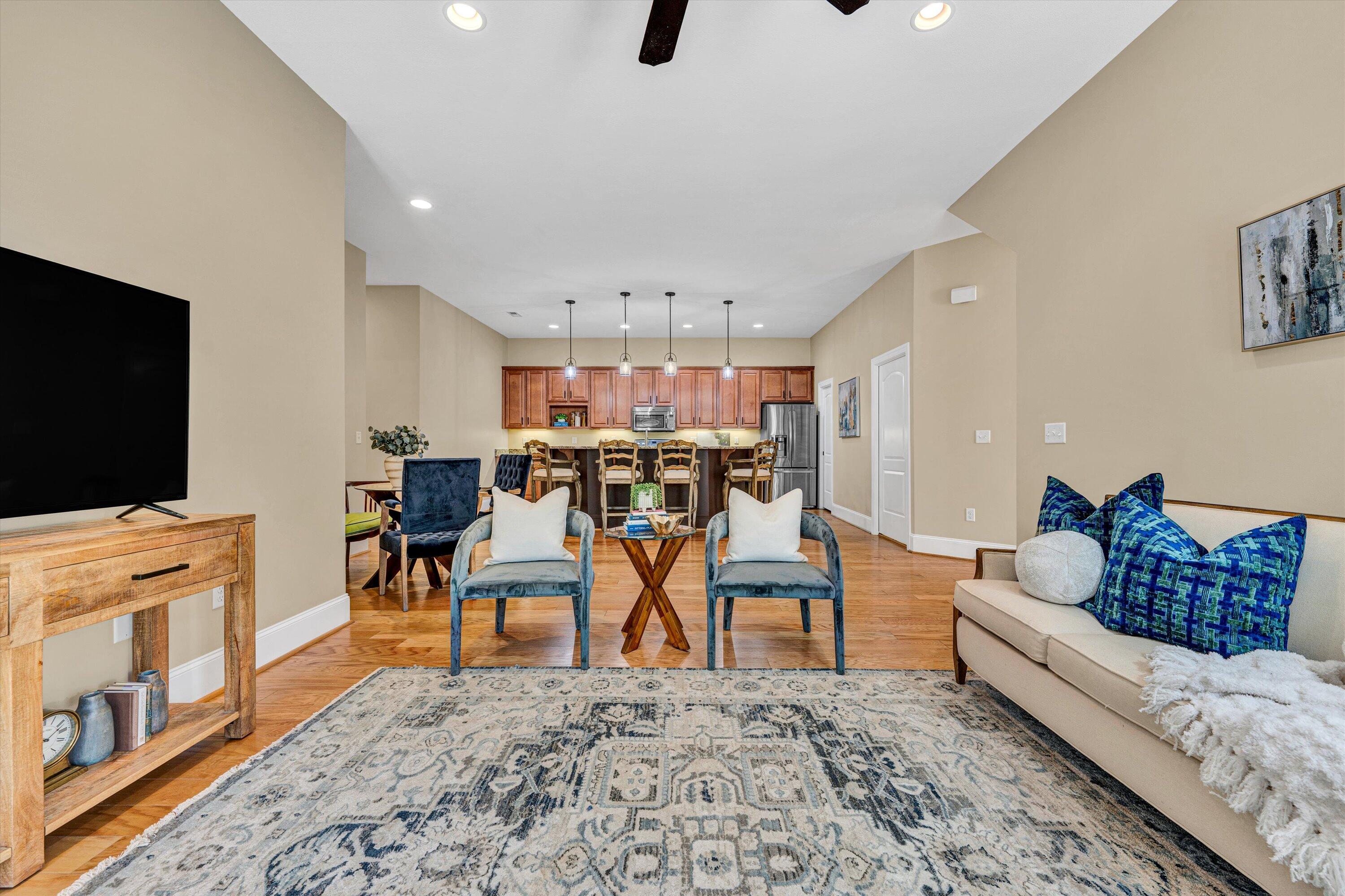 4944 Towne DR