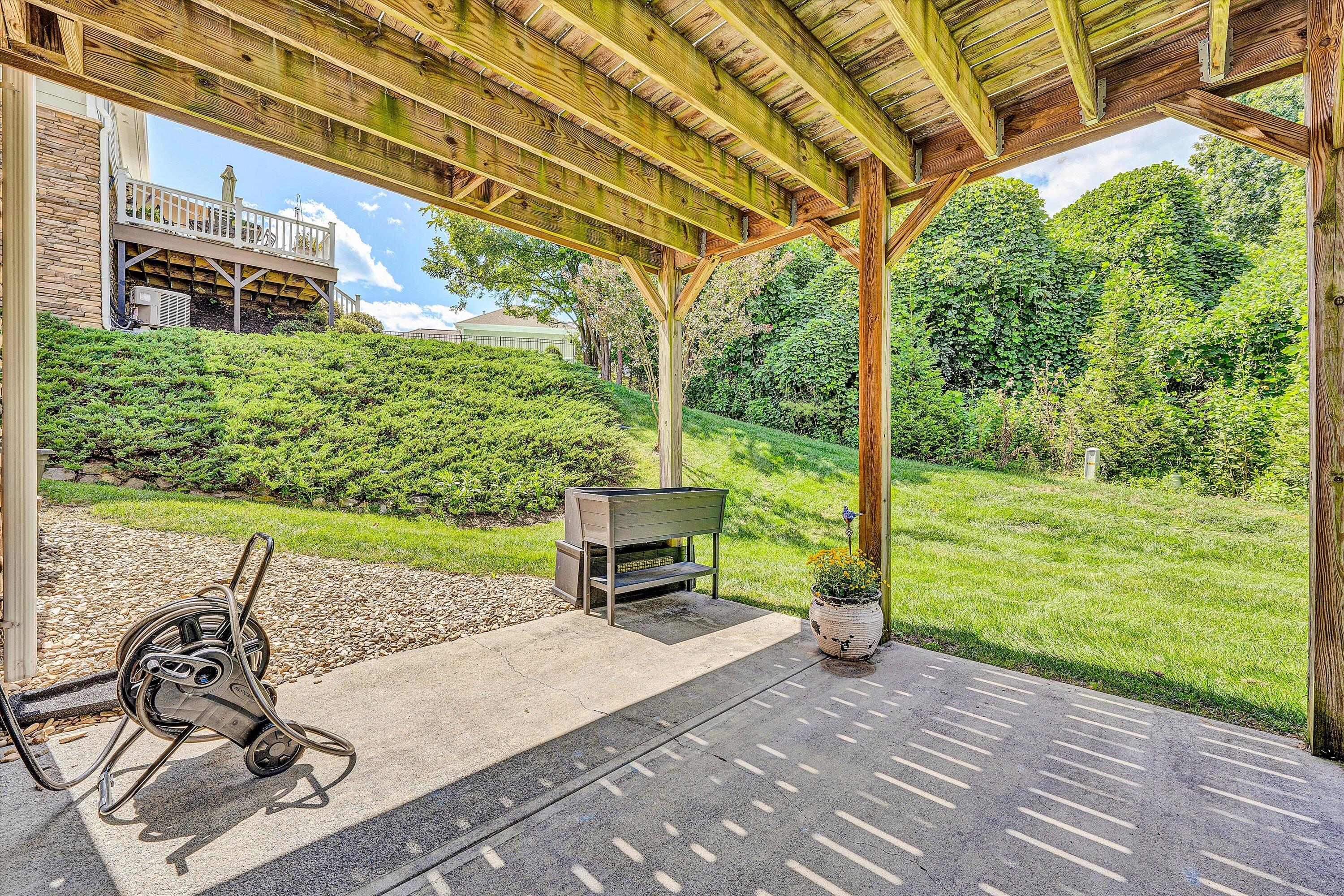 4944 Towne DR