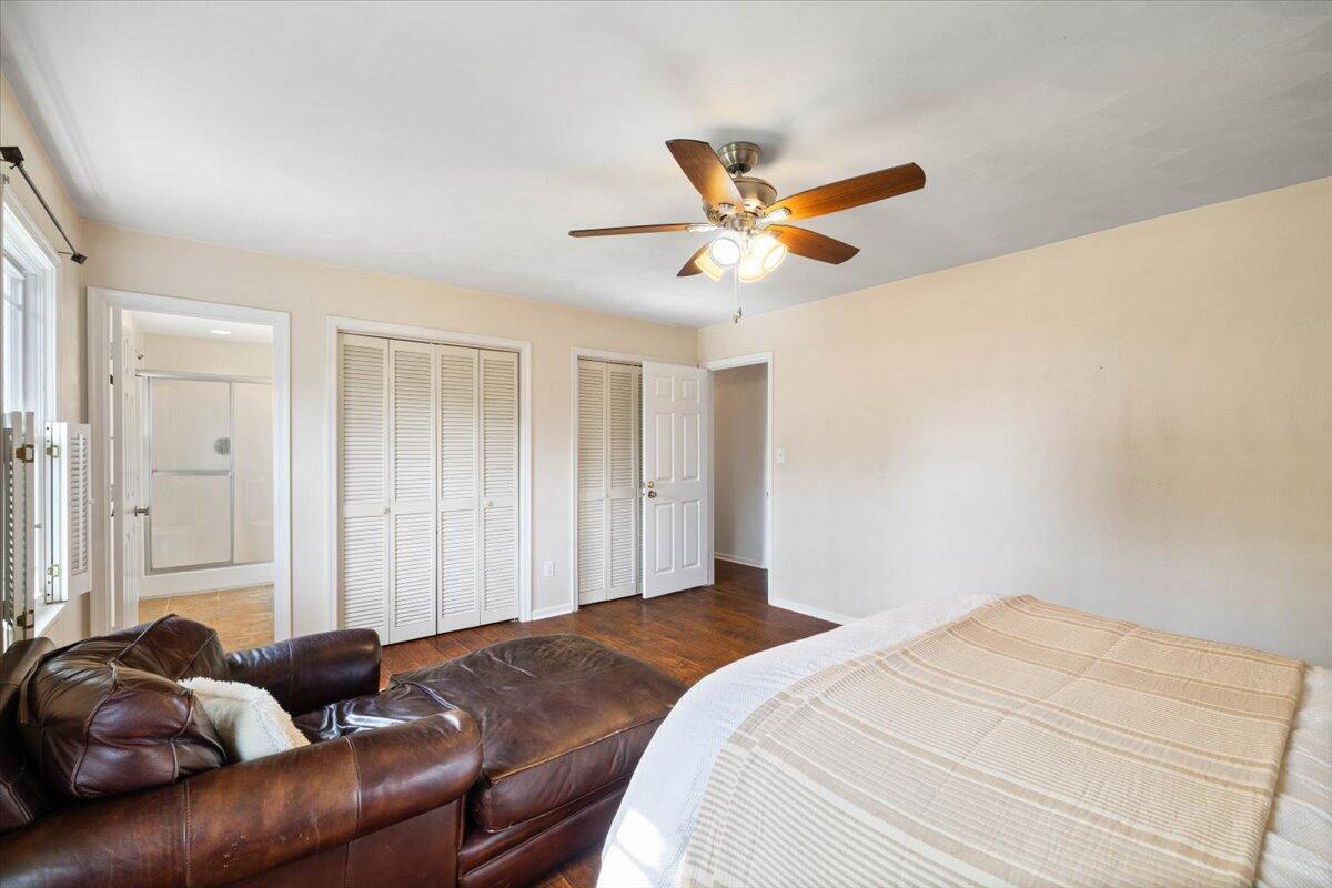 3337 Hollyfield CIR