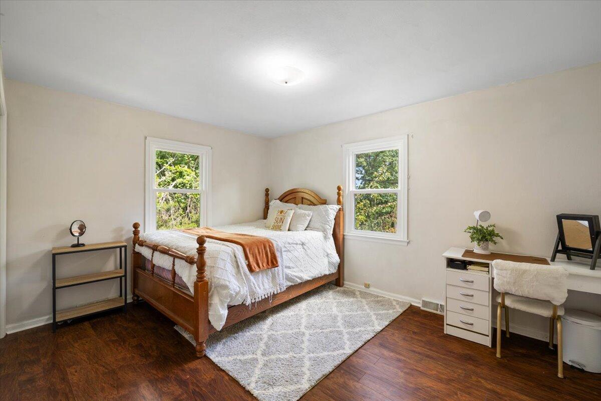 3337 Hollyfield CIR