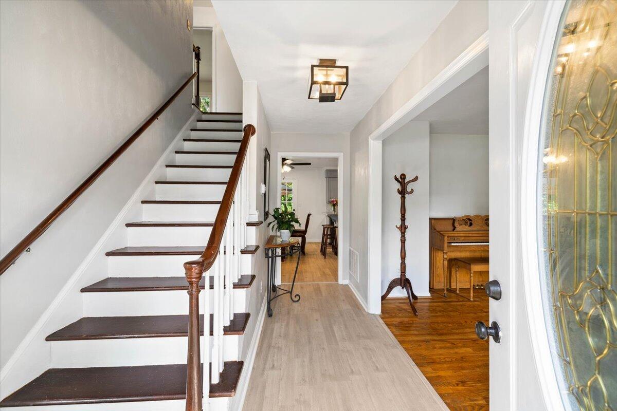 3337 Hollyfield CIR