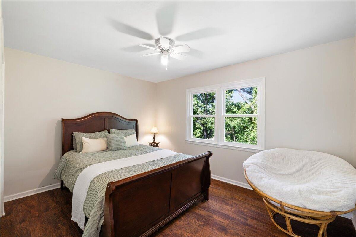 3337 Hollyfield CIR