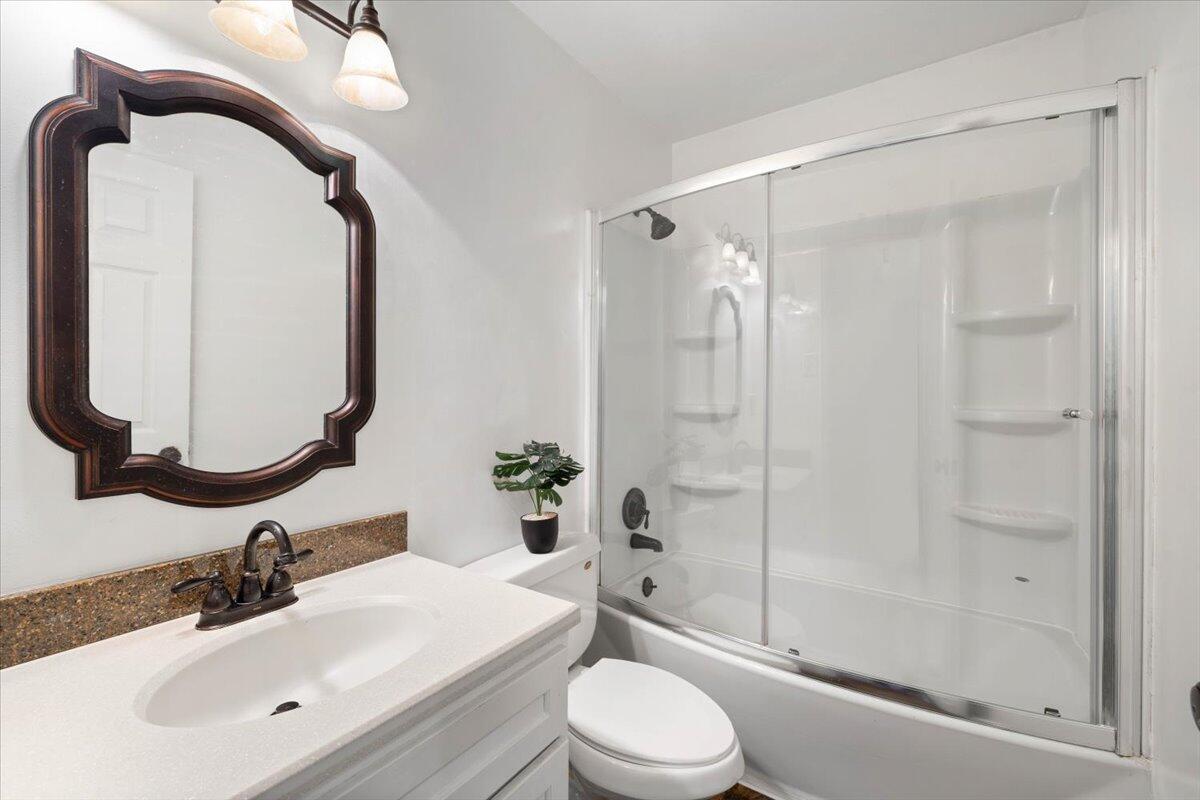 3337 Hollyfield CIR