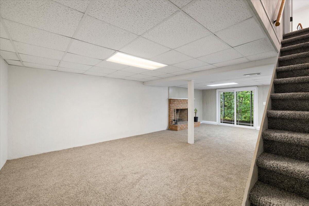 3337 Hollyfield CIR