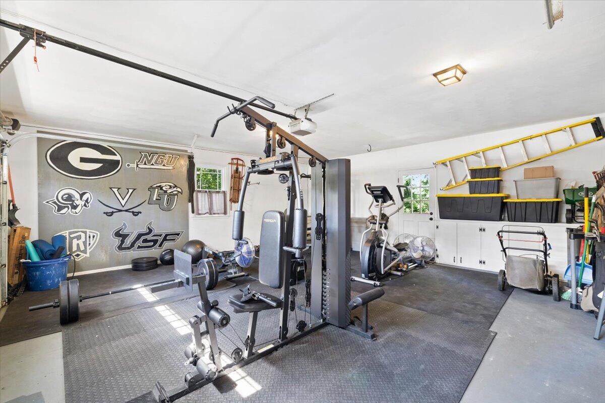 3337 Hollyfield CIR