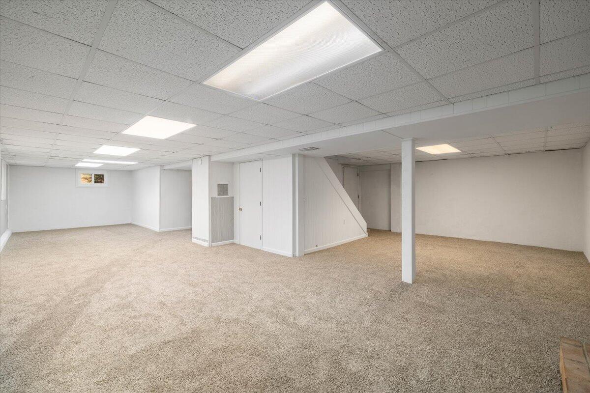 3337 Hollyfield CIR