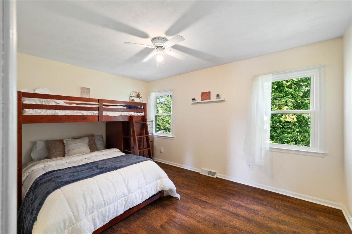 3337 Hollyfield CIR