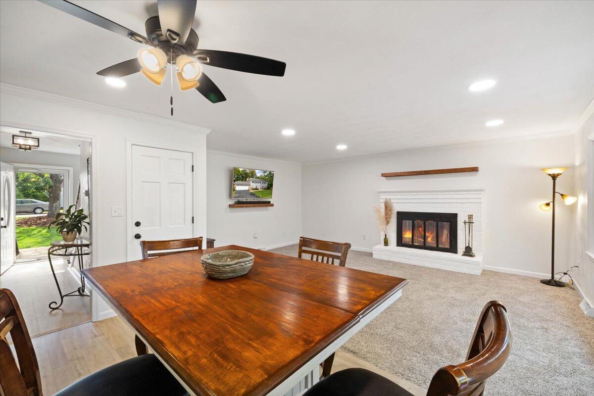 3337 Hollyfield CIR