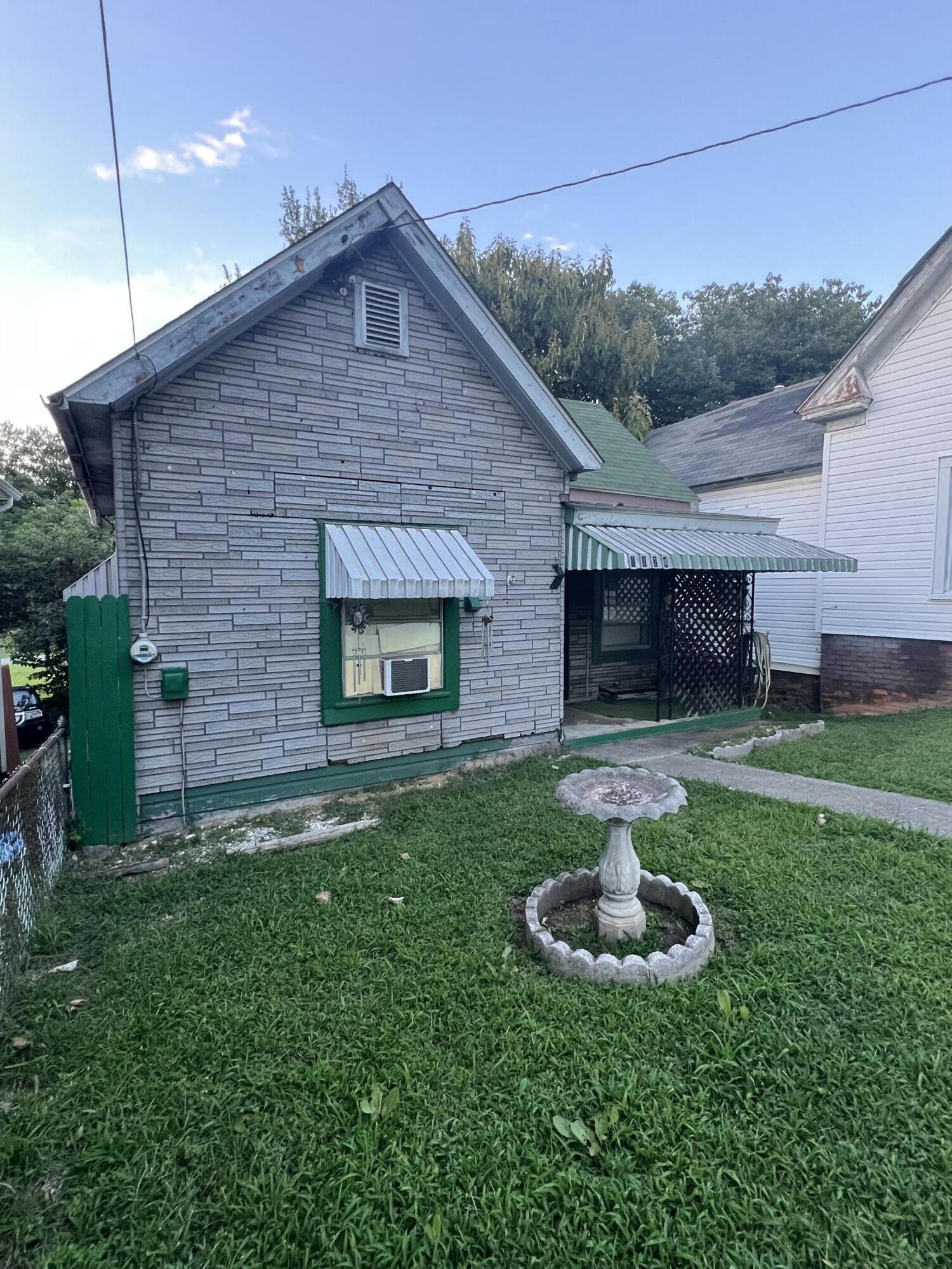 1124 Tazewell AVE SE