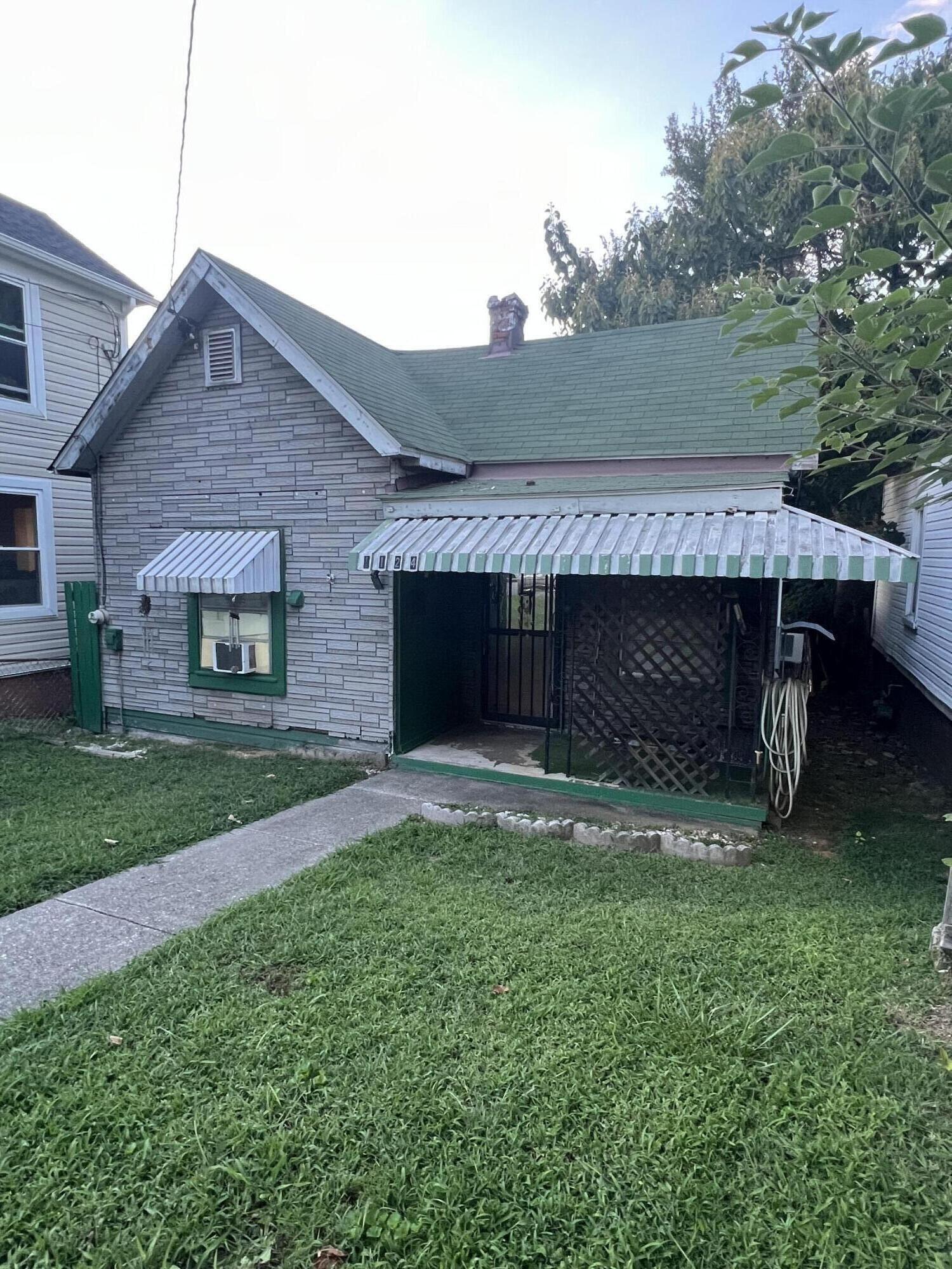 1124 Tazewell AVE SE